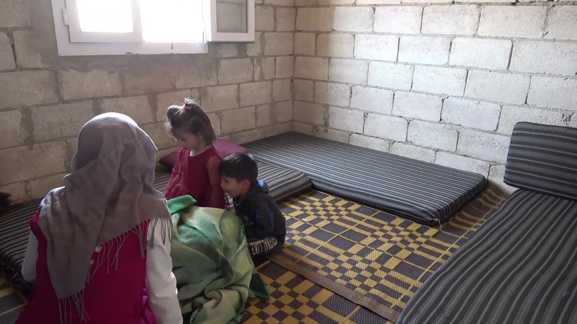 Kızılay Suriye’de 2 bin 461 adet briket evi teslim etti