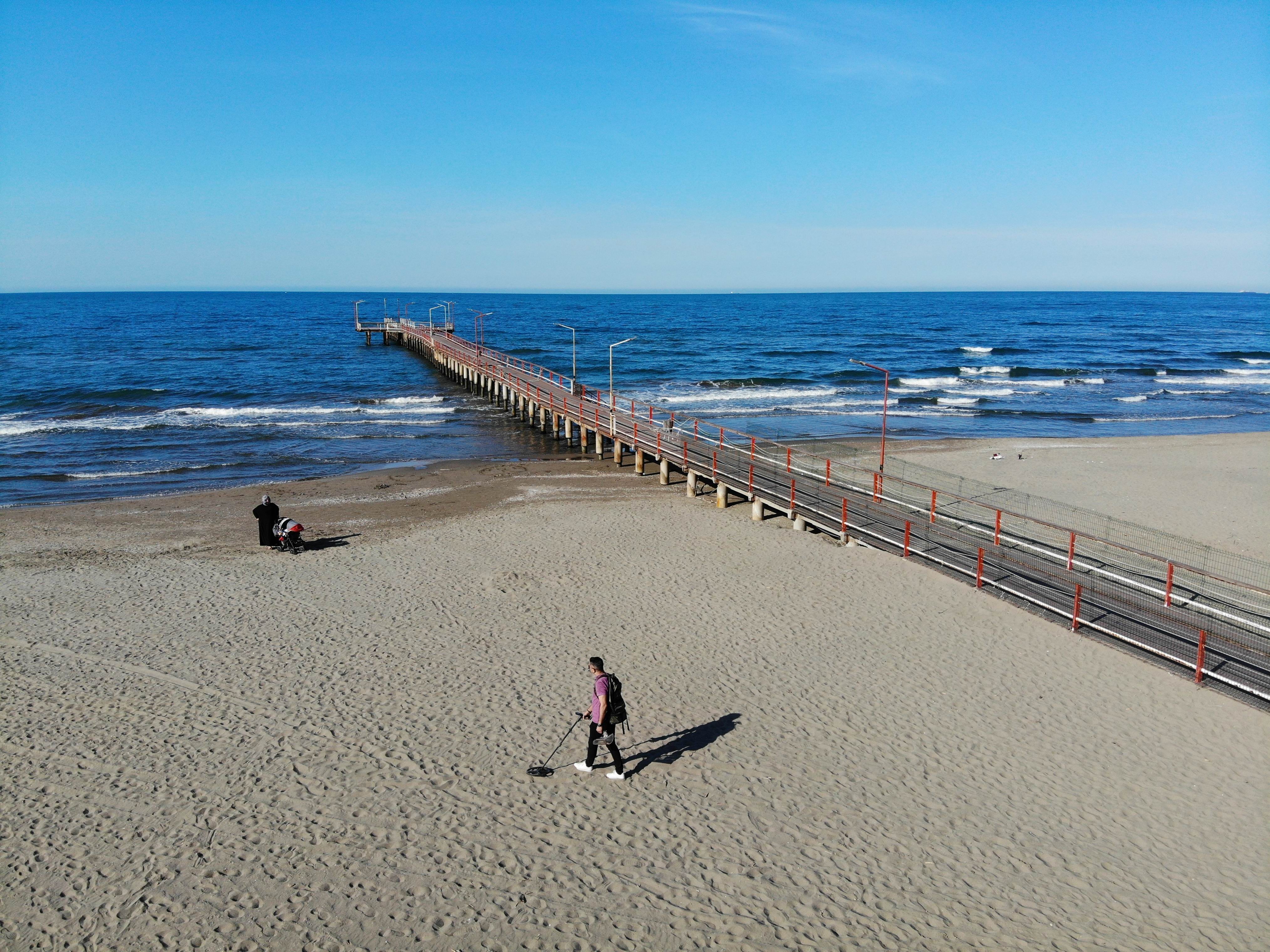 Kumsalda düşürülen ziynet eşyaları onların gelir kapısı oldu