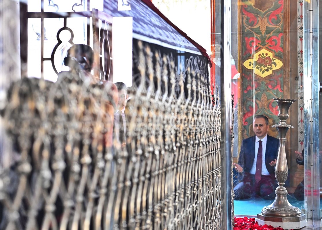 Fatih Sultan Mehmet Han kabri başında anıldı