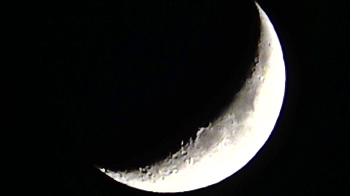 Yüksekova'da hilal ay hayran bıraktı