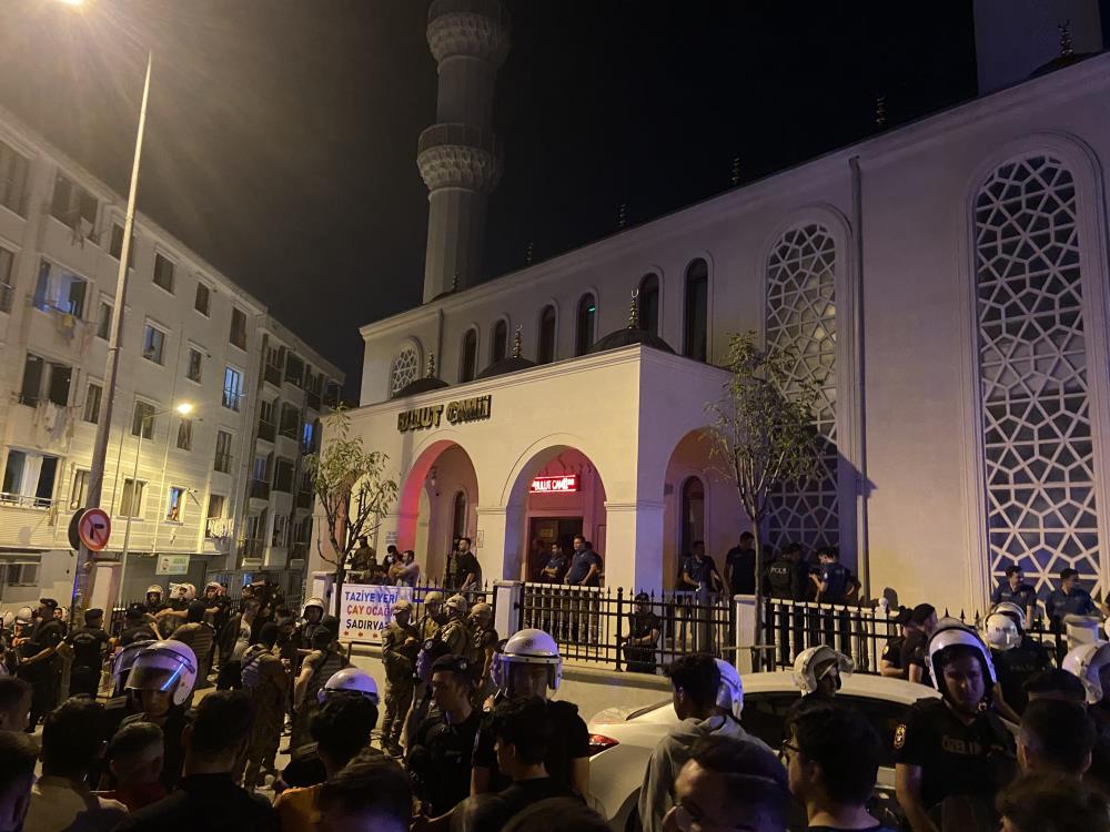 Esenyurt’ta 'taciz iddiası' mahalleyi karıştırdı