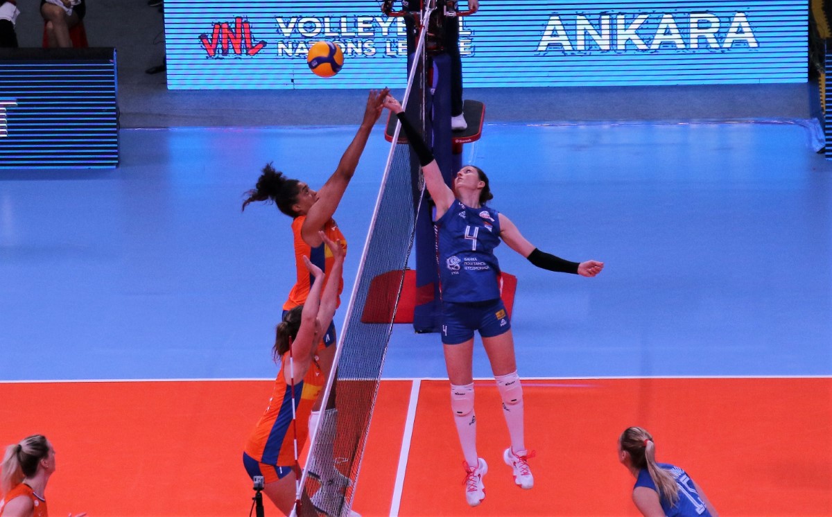 FIBV Milletler Ligi: Sırbistan: 3 - Hollanda: 2