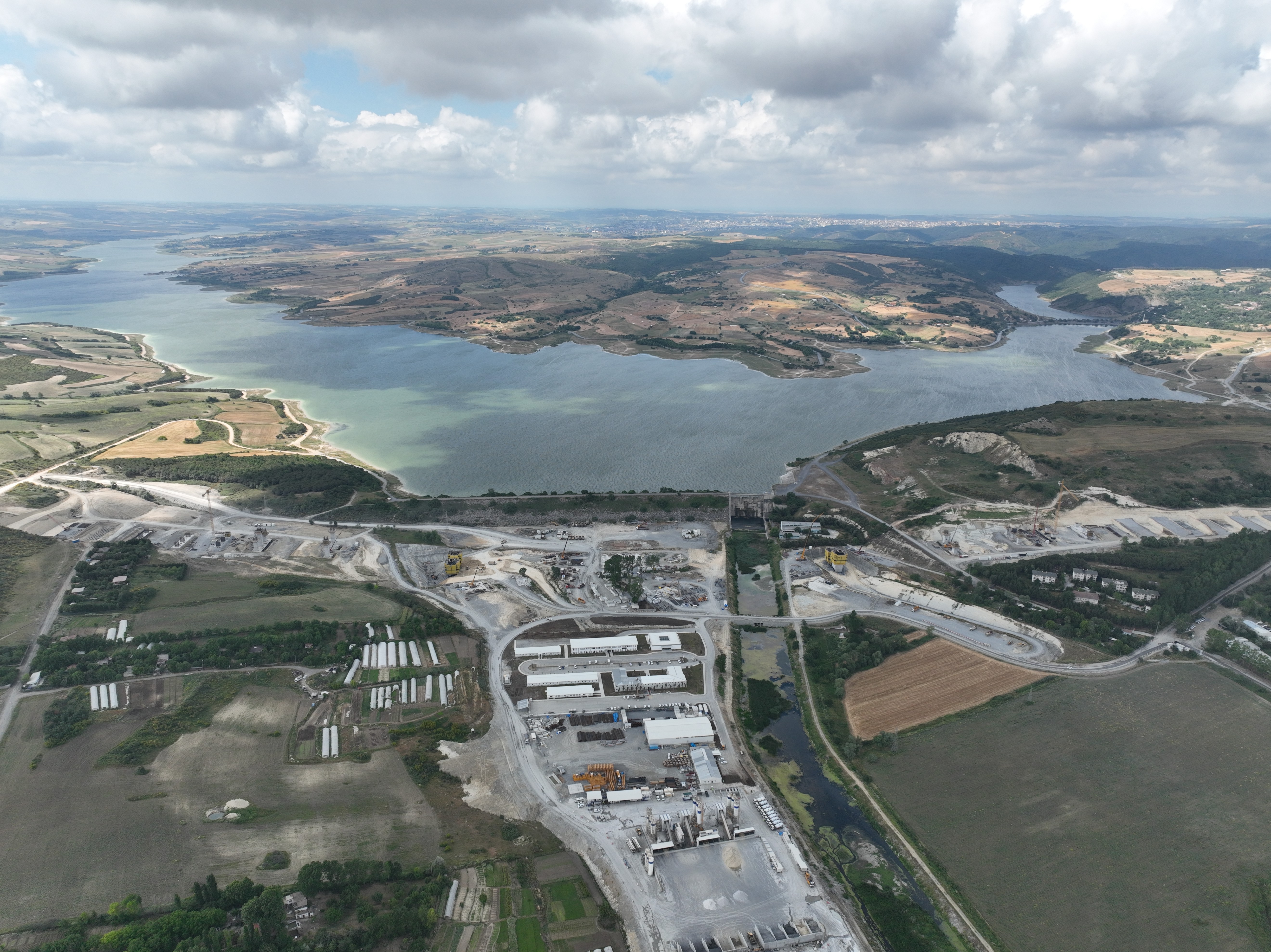 Kanal İstanbul Projesi'nin ilk köprüsü yükseliyor