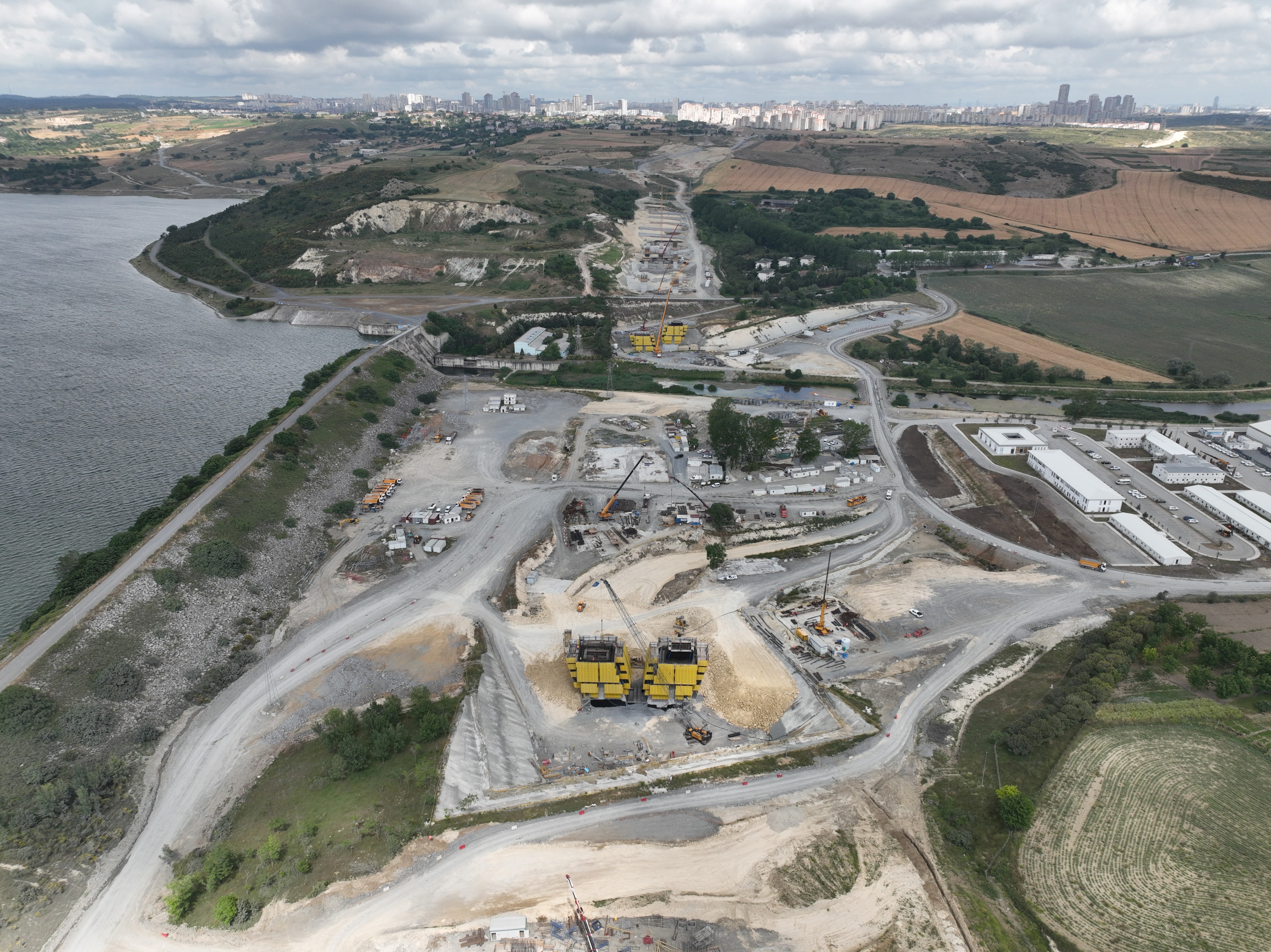 Kanal İstanbul Projesi'nin ilk köprüsü yükseliyor