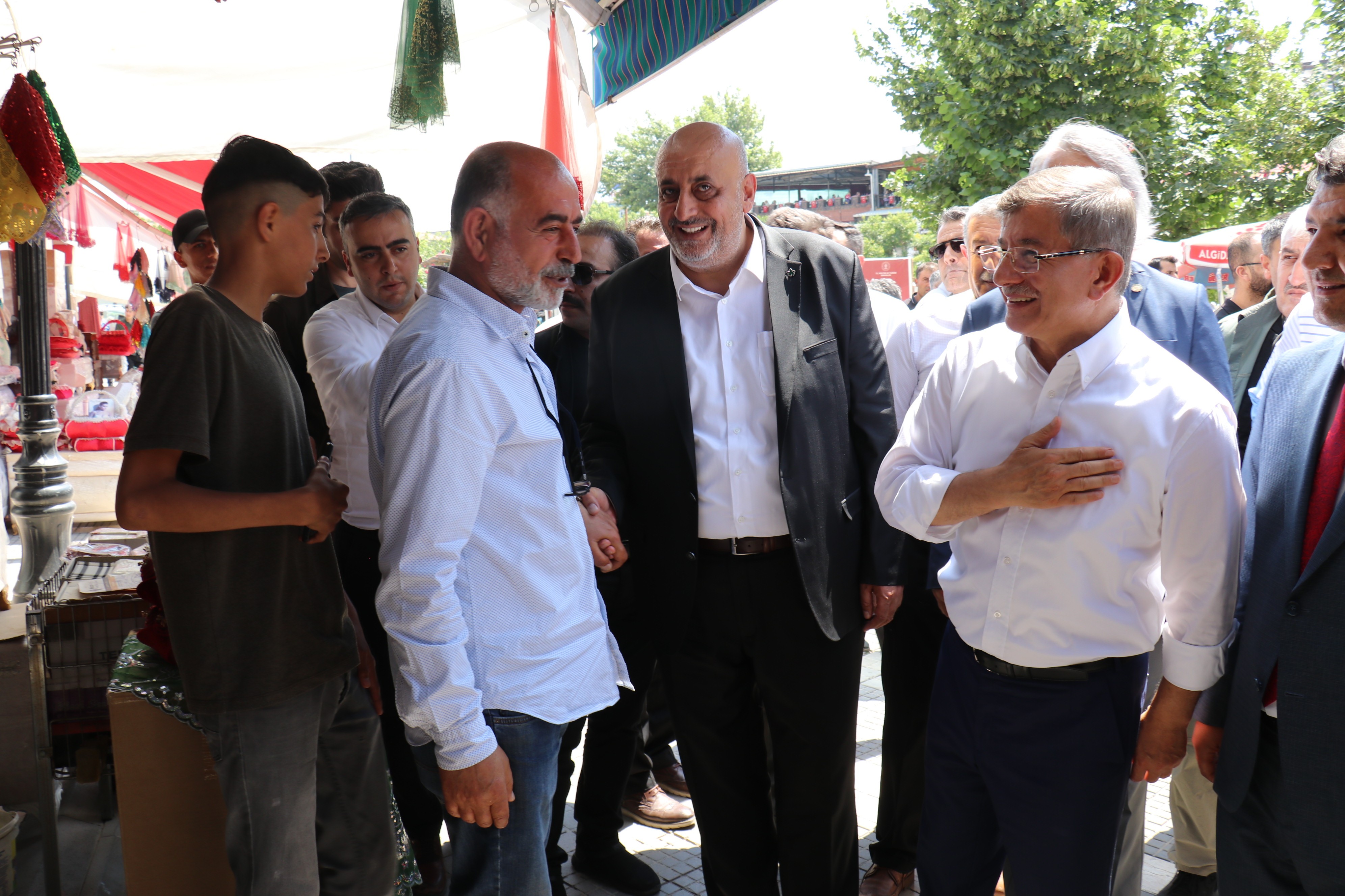 Davutoğlu, Malatya'da halkın tepkisiyle karşılaştı!