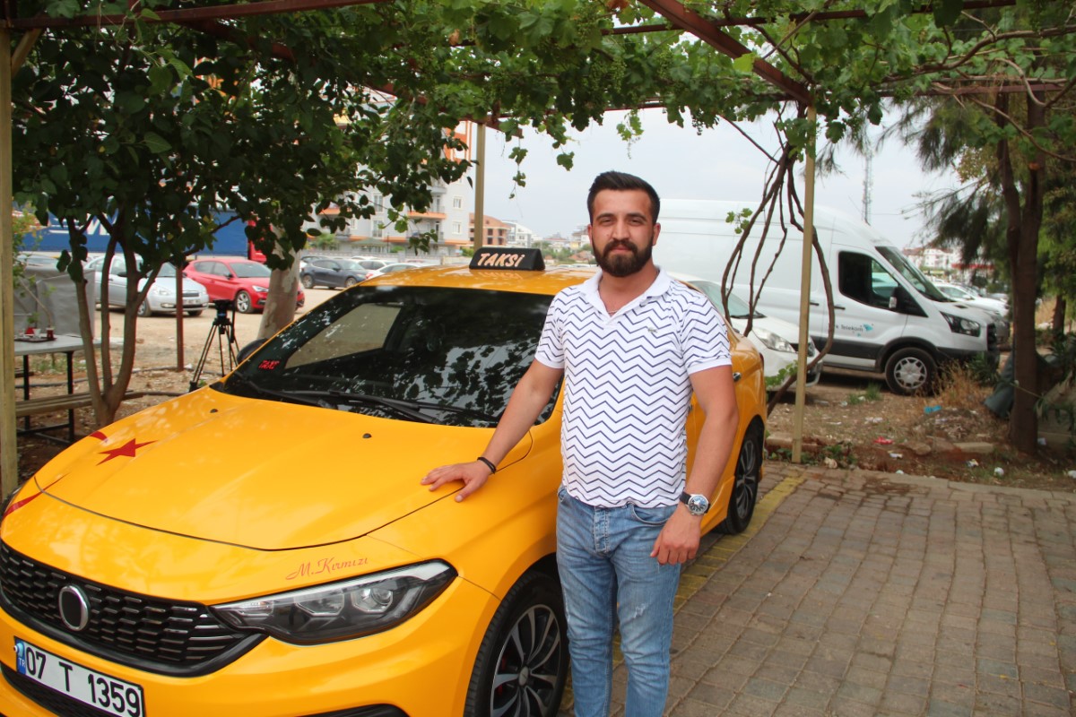 Antalya'da takside doğum mutluluğu