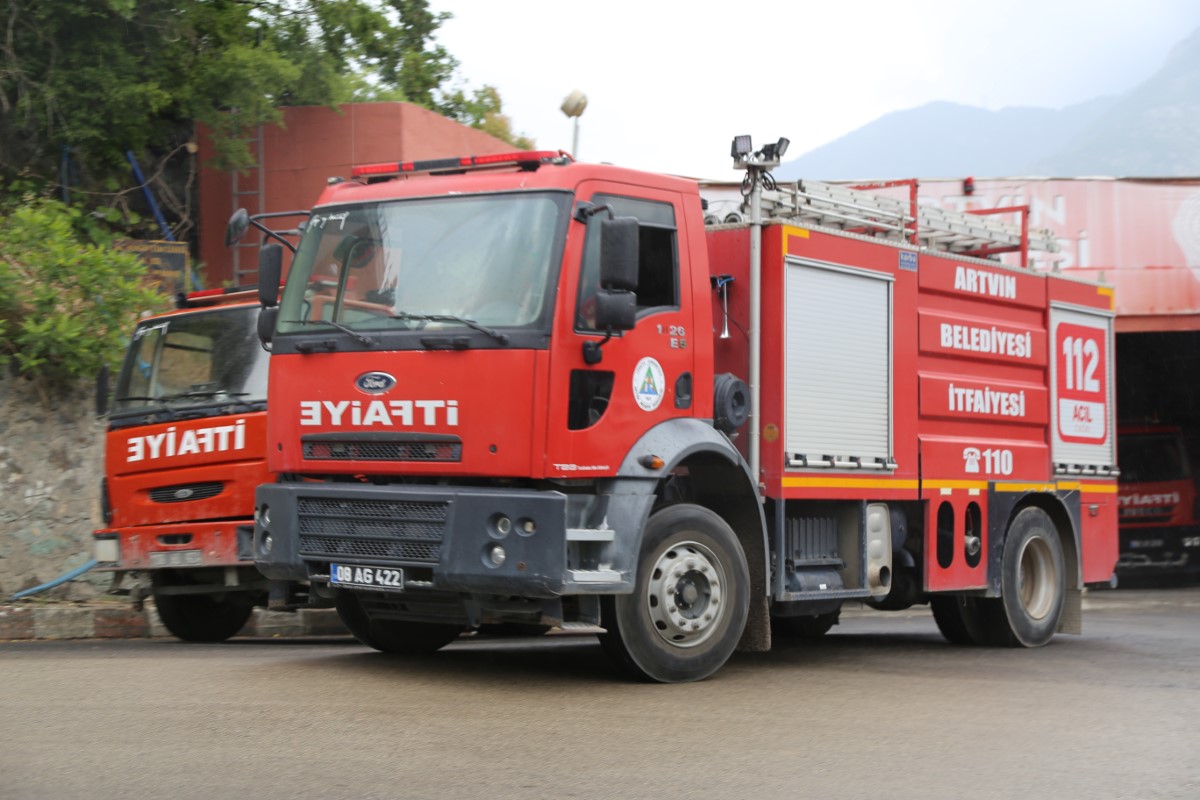 Artvin'de yaşanan yayla yangınları öncesinde İtfaiye yetkililerinden uyarı
