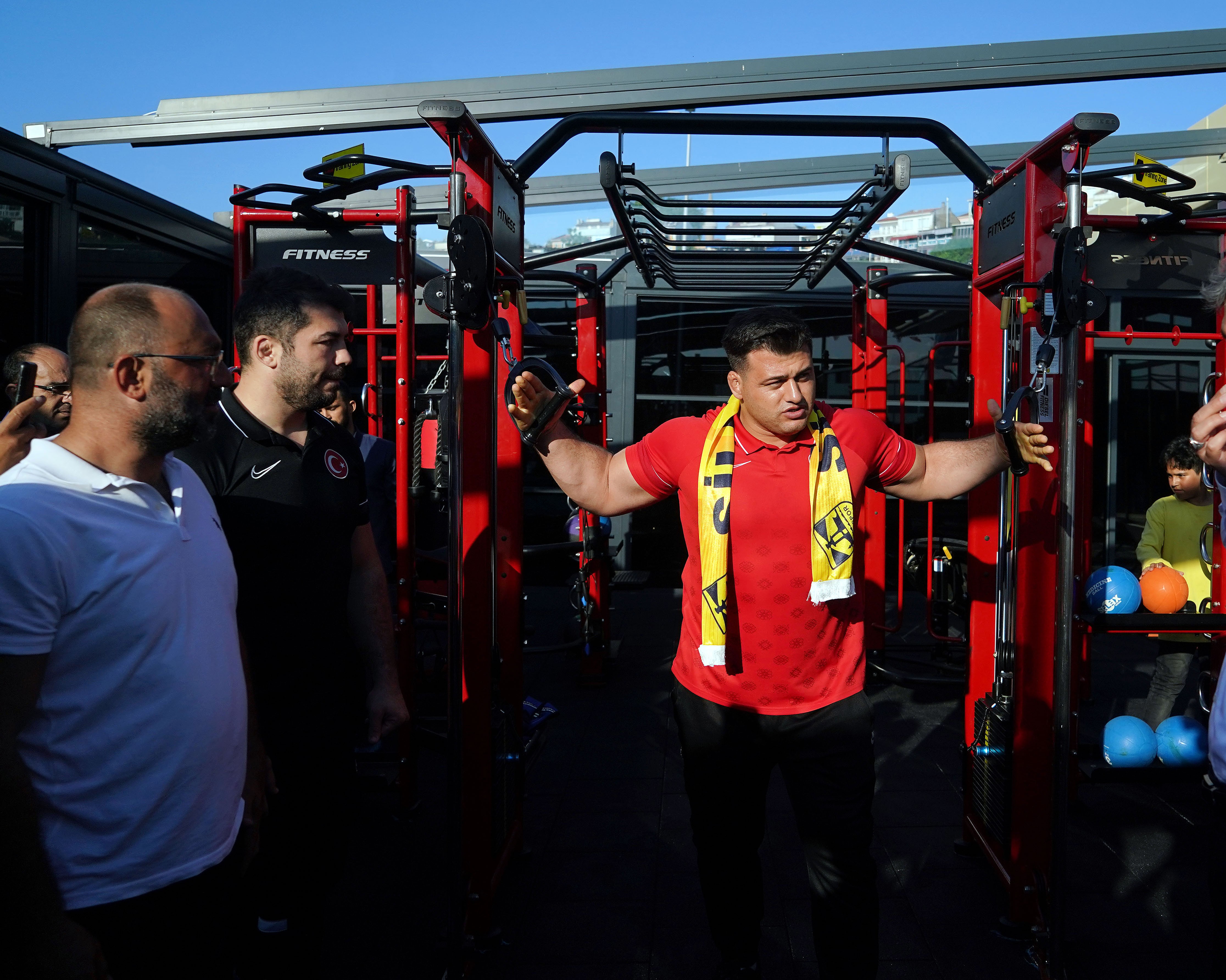 Şampiyonların katıldığı tesis törenle açıldı