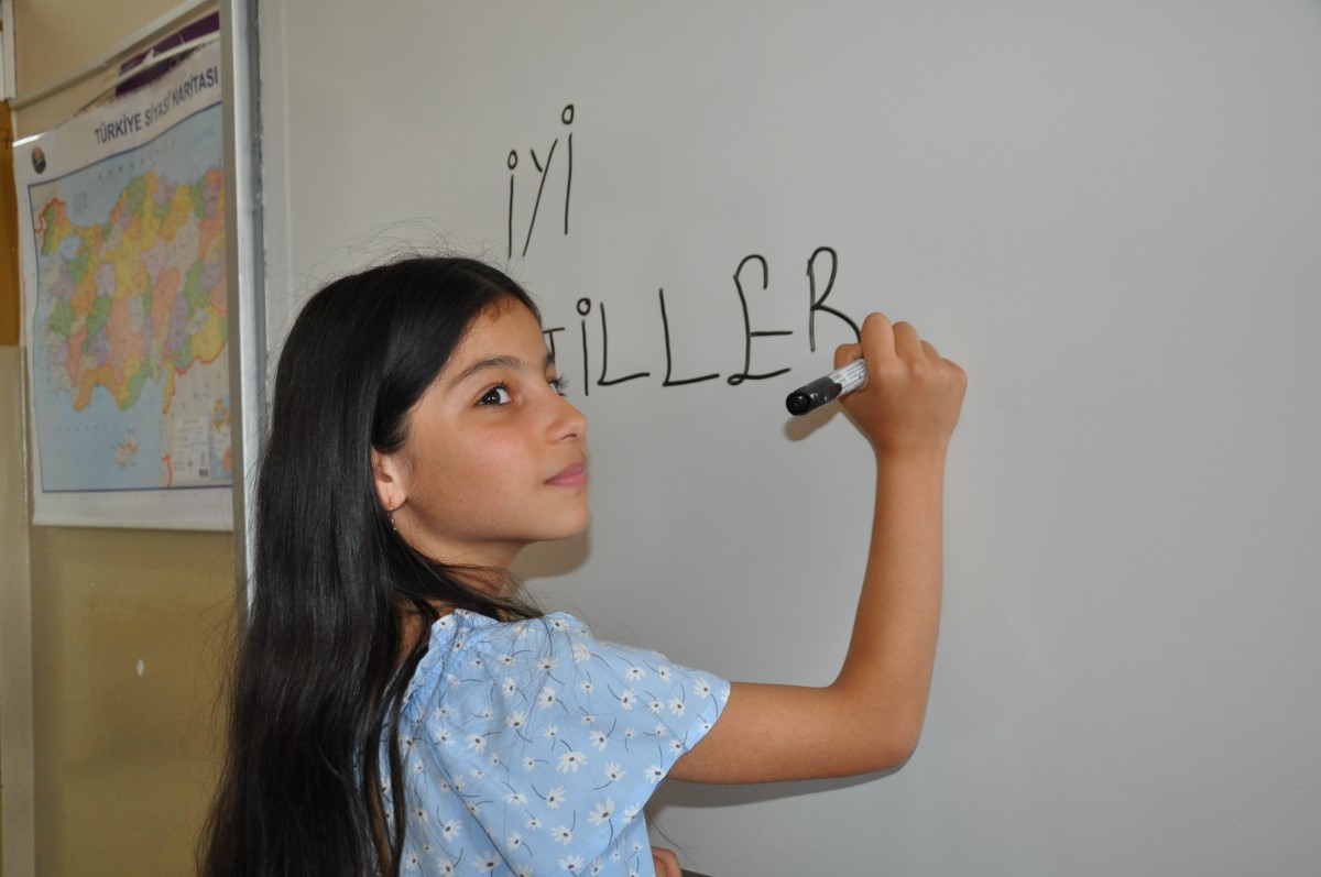 Öğrenciler karne heyecanı yaşadı