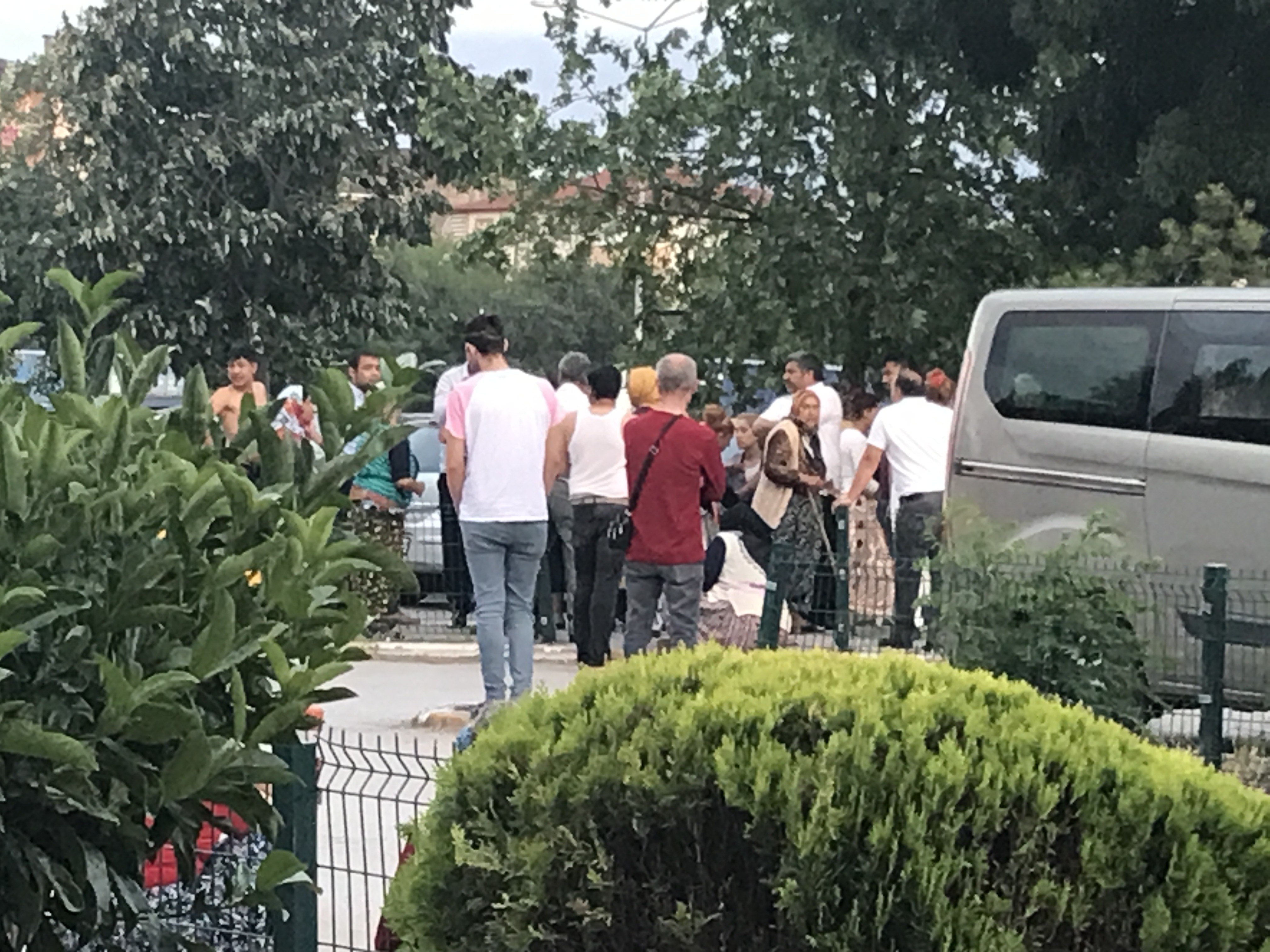 Kocaeli’de iki aile birbirine girdi, o anlar kameraya yansıdı