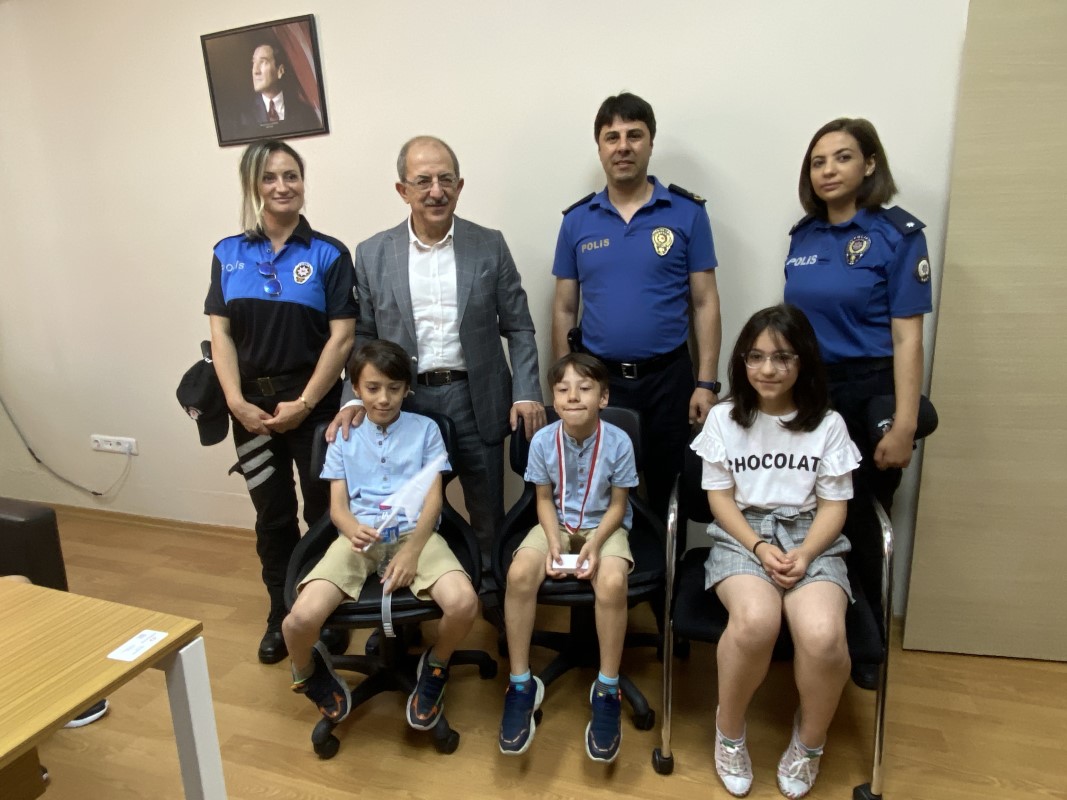 Öğrenciler karne heyecanı yaşadı