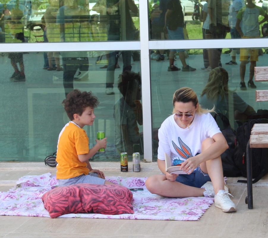 Kulağındaki küpeler sınavı kaçırmasına neden oldu