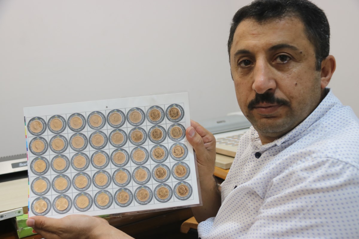 Türkiye’de bir ilk: Kuyumcular Odası Başkanı makası eline aldı düşük ayarlı altınları doğradı