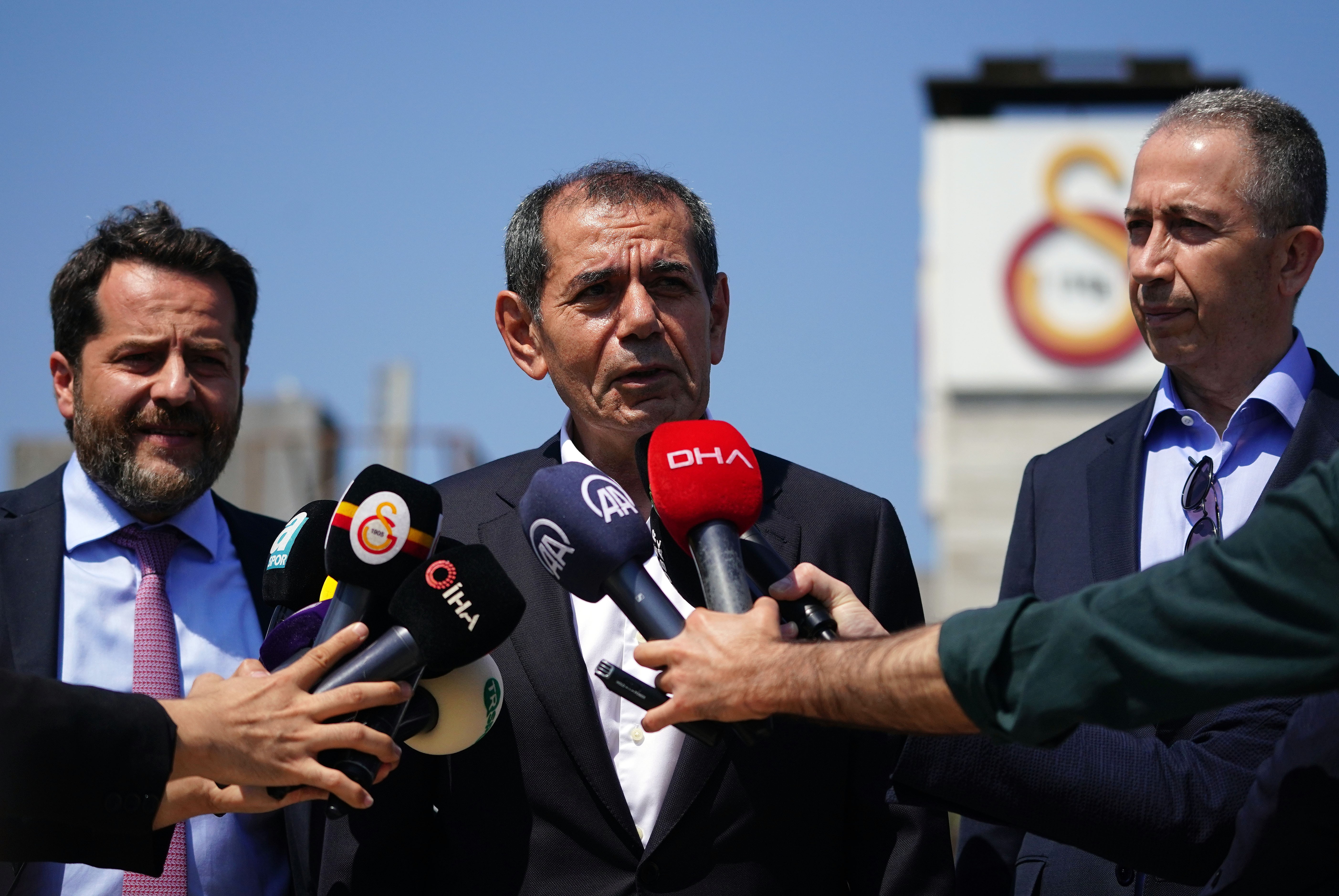 Dursun Özbek, Galatasaray Adası’nı inceledi