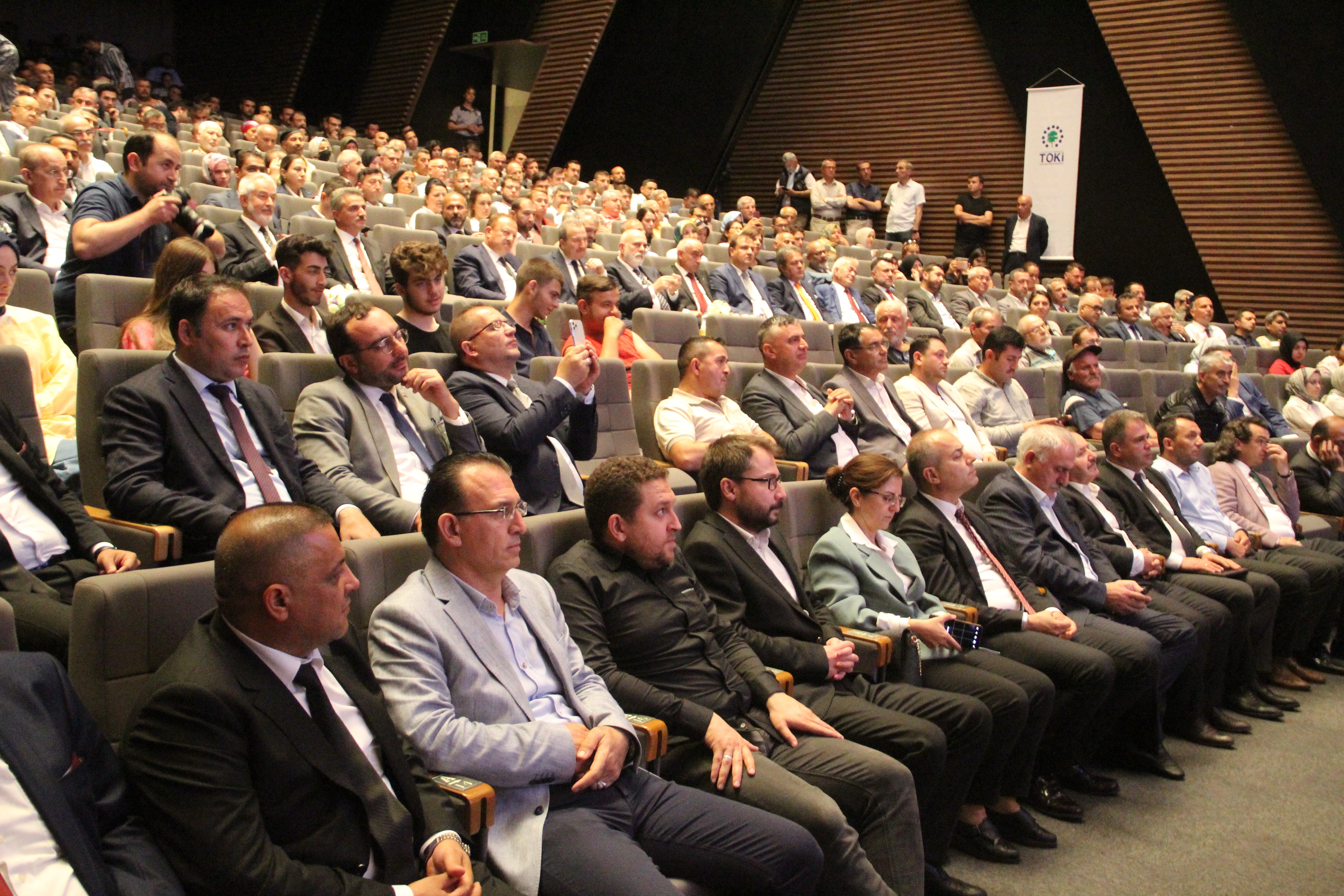 Bakan Kurum'dan dar gelirliler için konut açıklaması