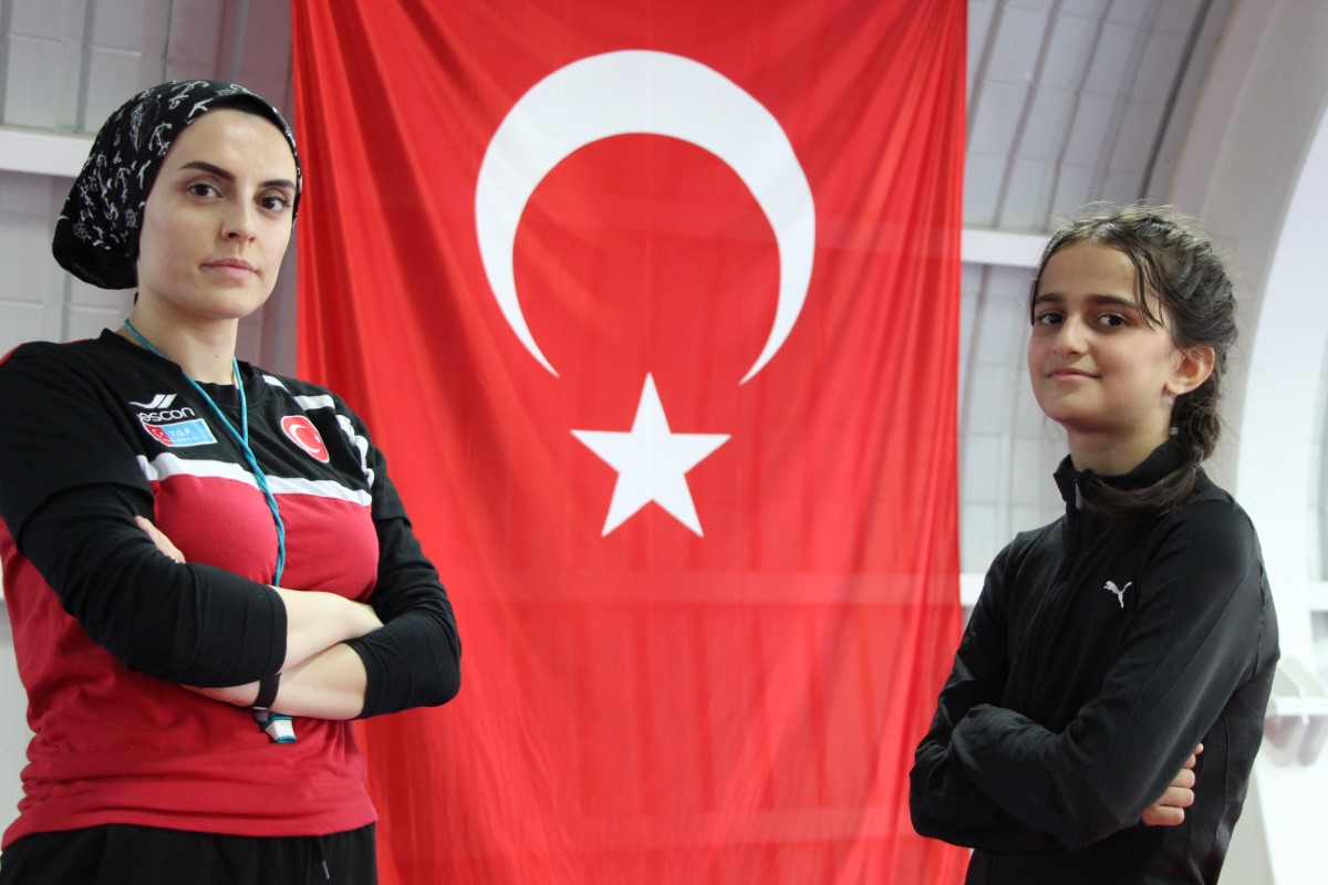 5 ay önce başladığı güreşte Türkiye şampiyonu oldu