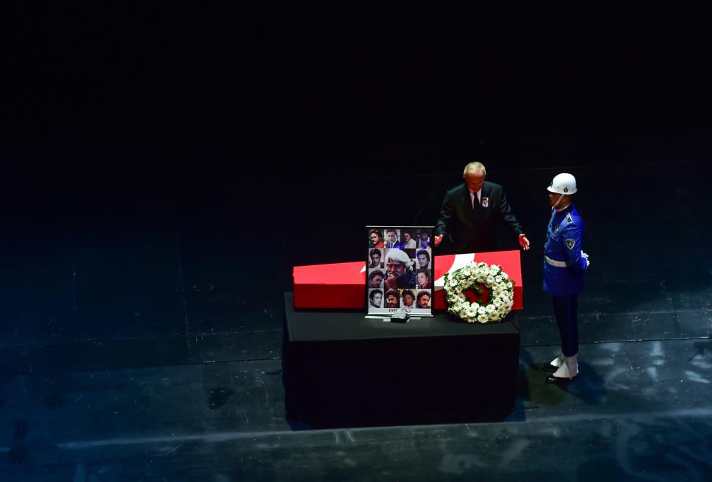 Usta sanatçı Cüneyt Arkın'a son veda!