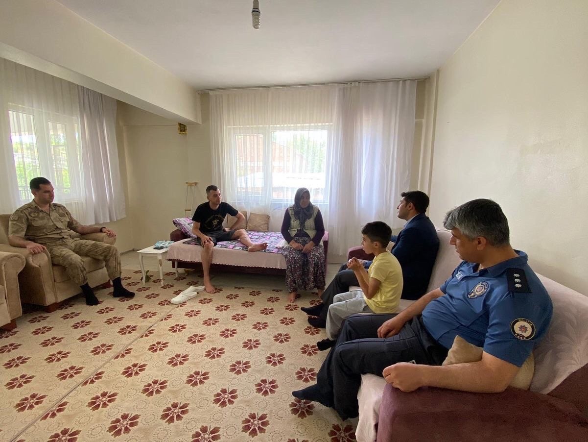 Kuzey Irak’ta yaralanan asker unutulmadı