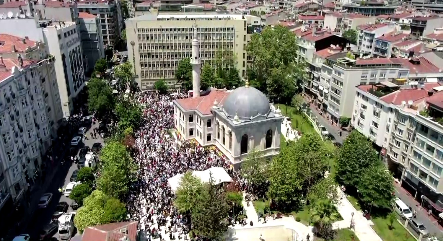 'Yeşilçam'ın Sultanı' Türkan Şoray'dan Cüneyt Arkın'a veda