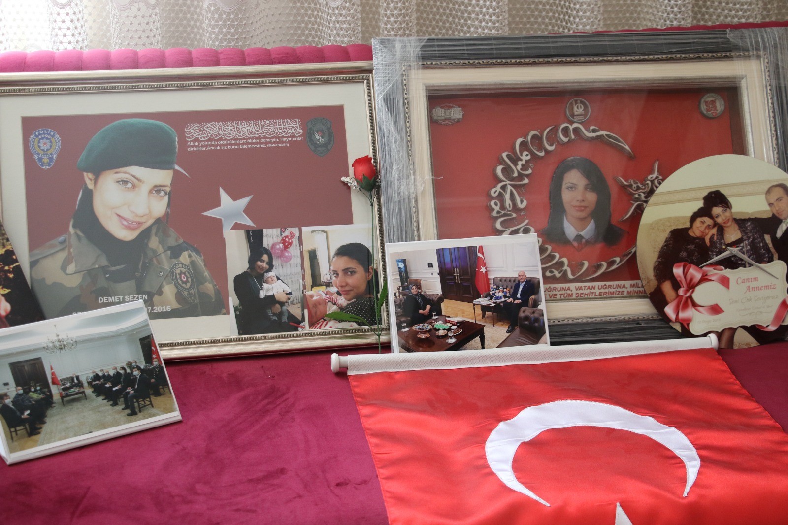 Özel Harekat'a yapılan bombalı saldırıda şehit olan polis memuru Demet Sezen'in annesi İHA'ya konuştu