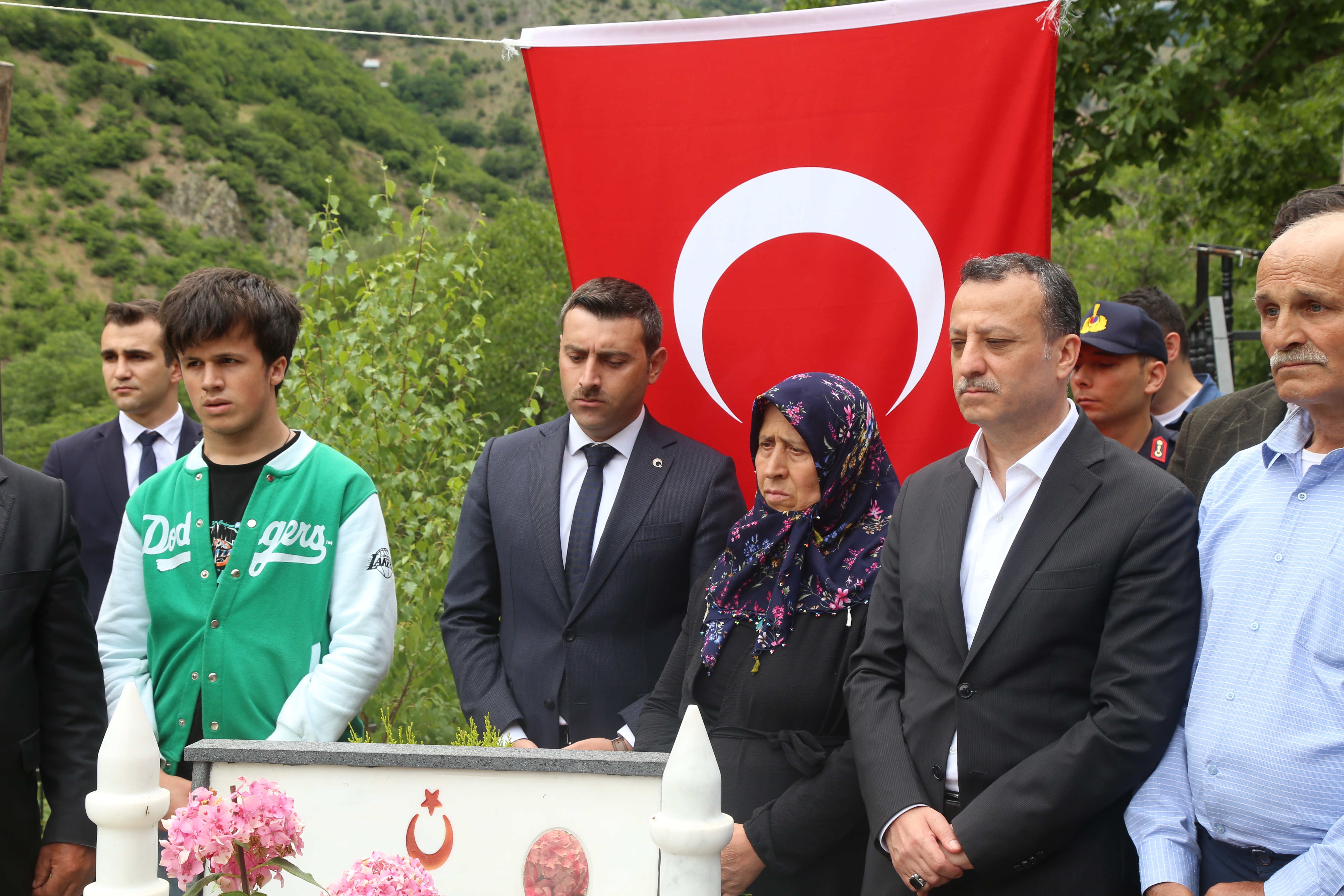 Şehit Öğretmen Necmettin Yılmaz şehadetinin 5. yılında kabri başında anıldı