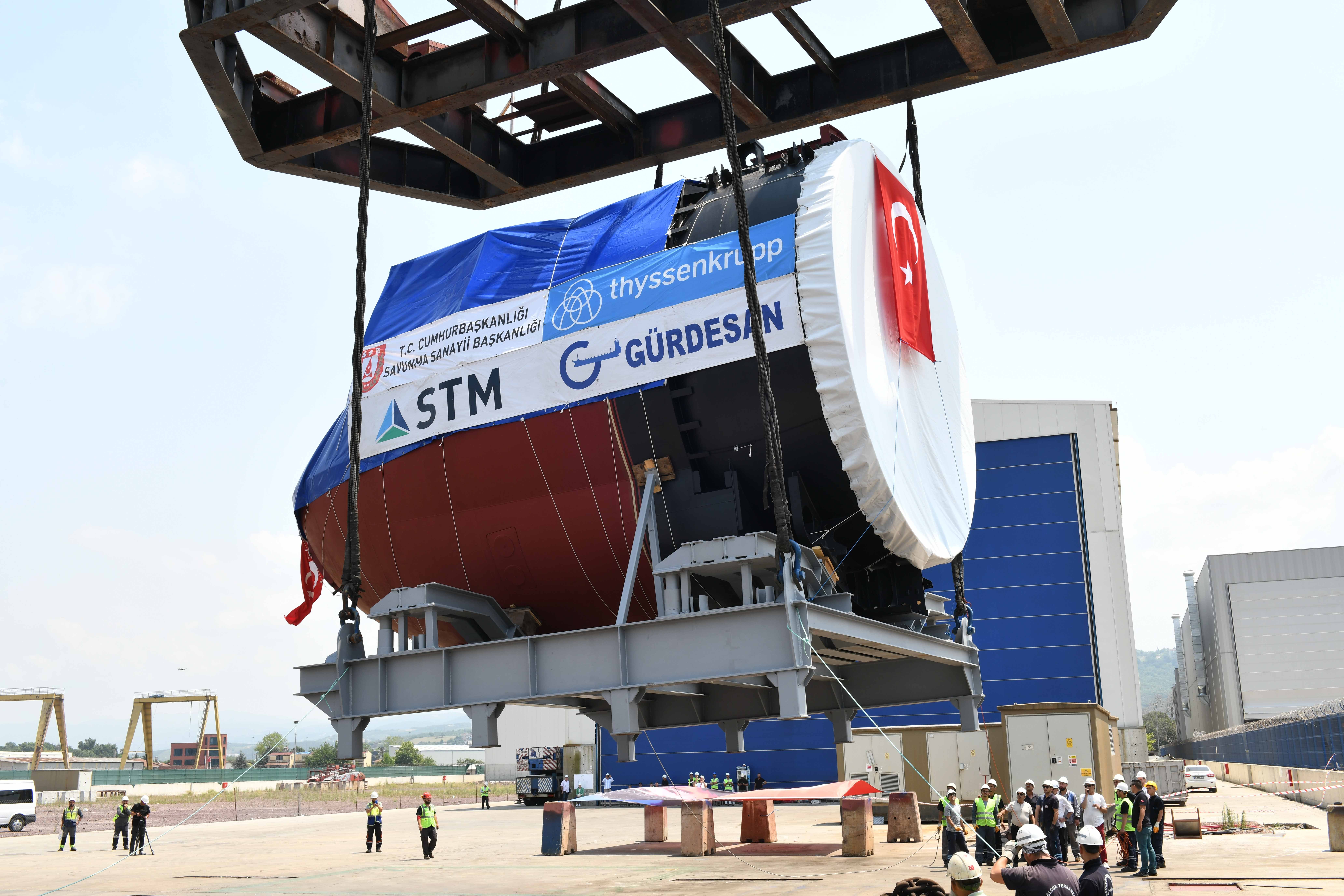 Reis Sınıfı denizaltılara yeni 'Section50' teslimatı