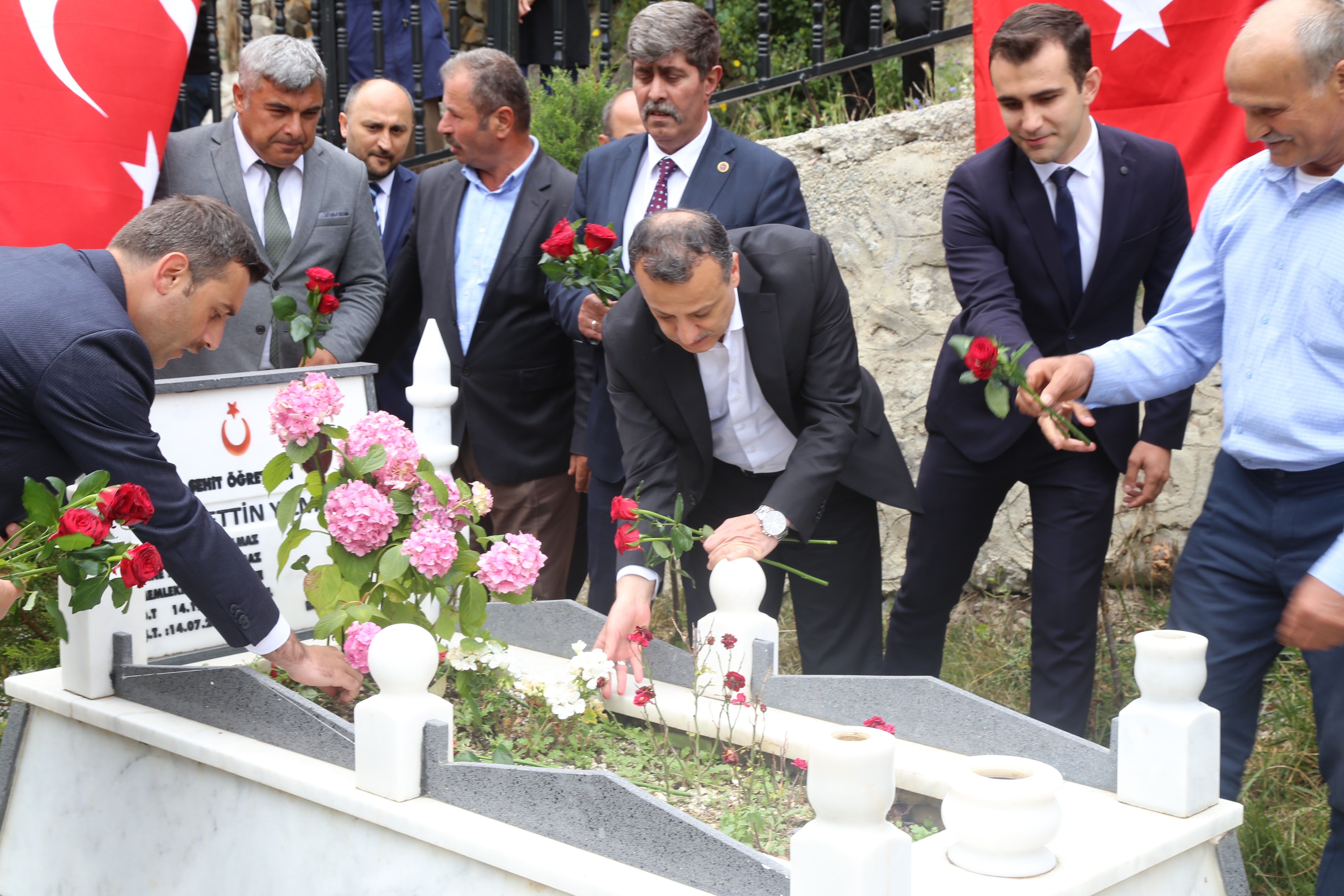 Şehit Öğretmen Necmettin Yılmaz şehadetinin 5. yılında kabri başında anıldı