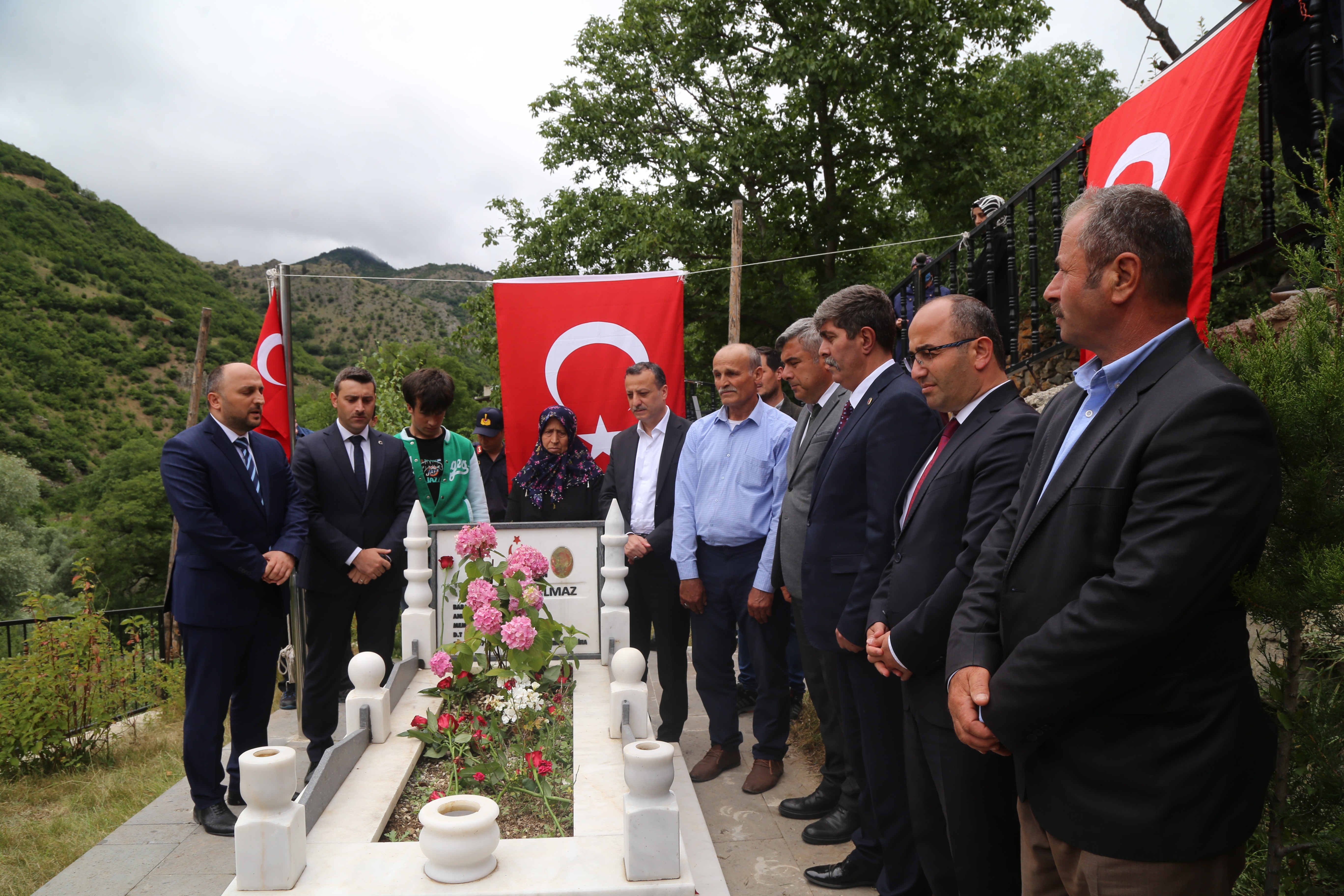 Şehit Öğretmen Necmettin Yılmaz şehadetinin 5. yılında kabri başında anıldı