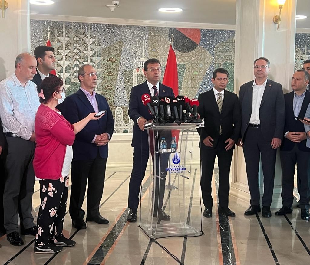 İBB Başkanı İmamoğlu'ndan, 'tatil' eleştirilerine cevap