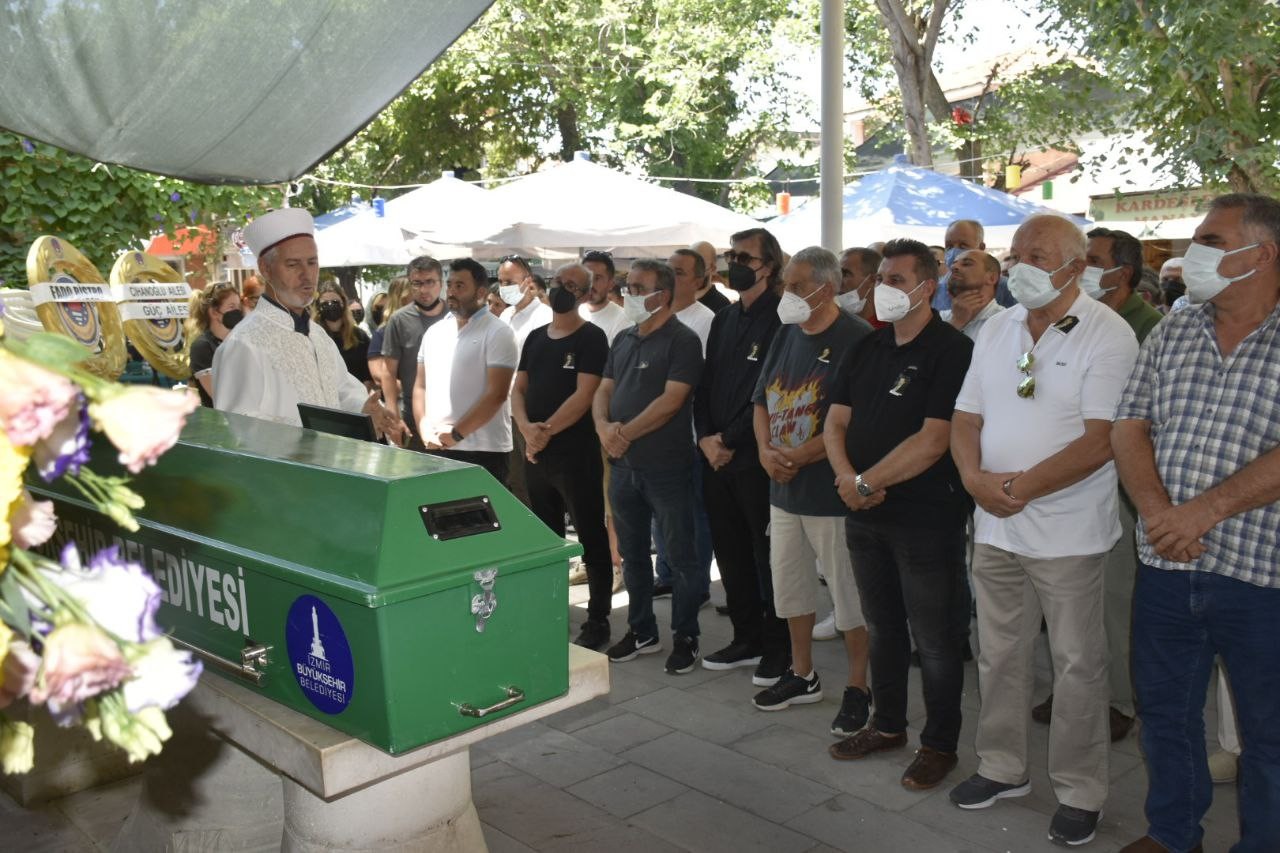 Ünlü oyuncu Erdal Beşikçioğlu'nun acı günü