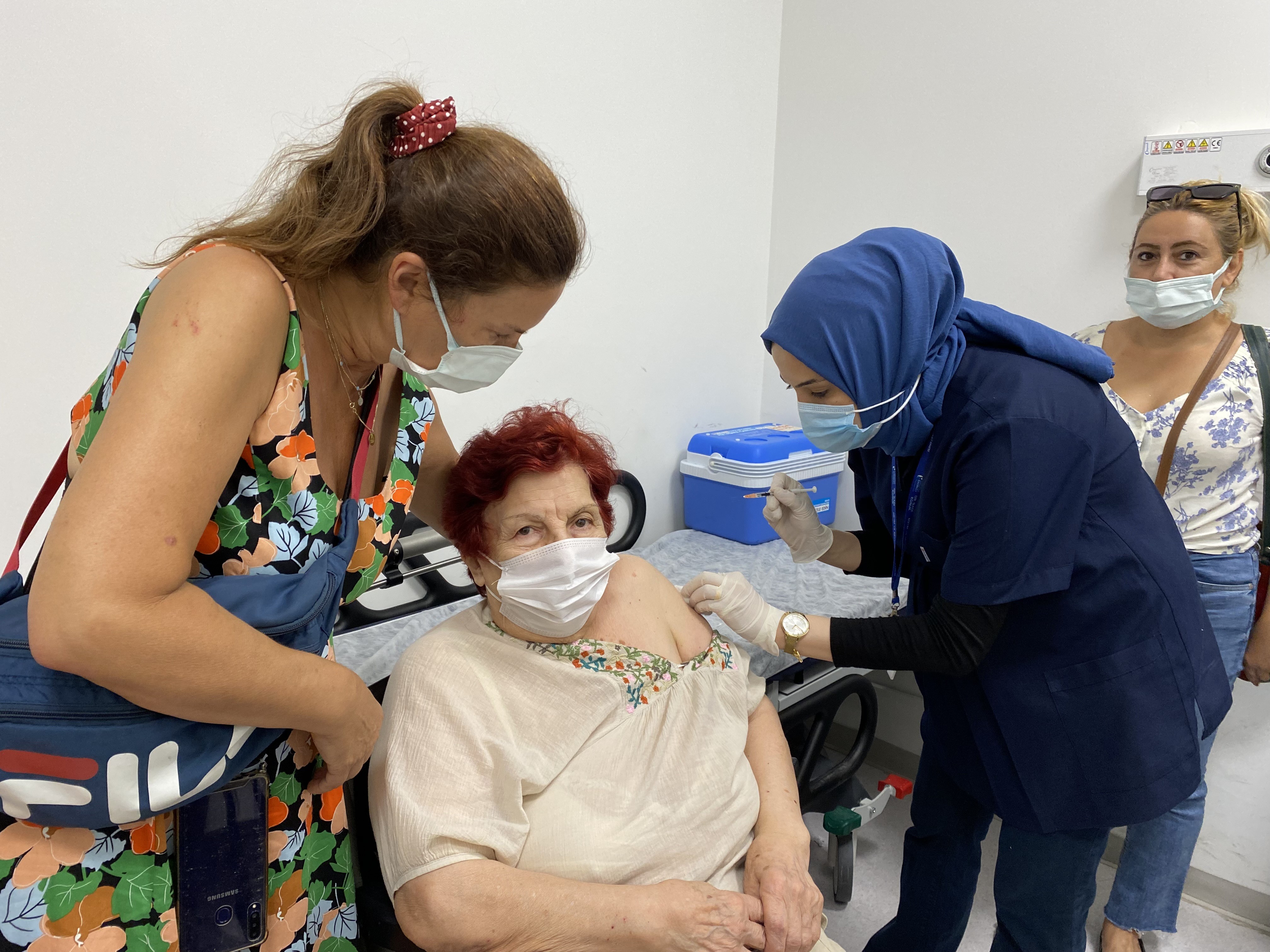 Başhekim Adaş'tan hatırlatma dozu açıklaması: 'Yoğunluk var, poliklinik sayımızı arttırdık'