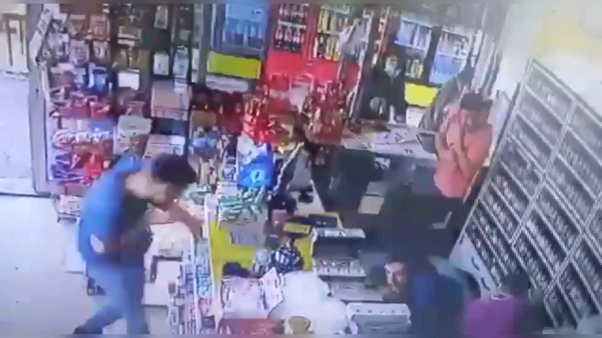 Büfeye silahlı saldırı kamerada