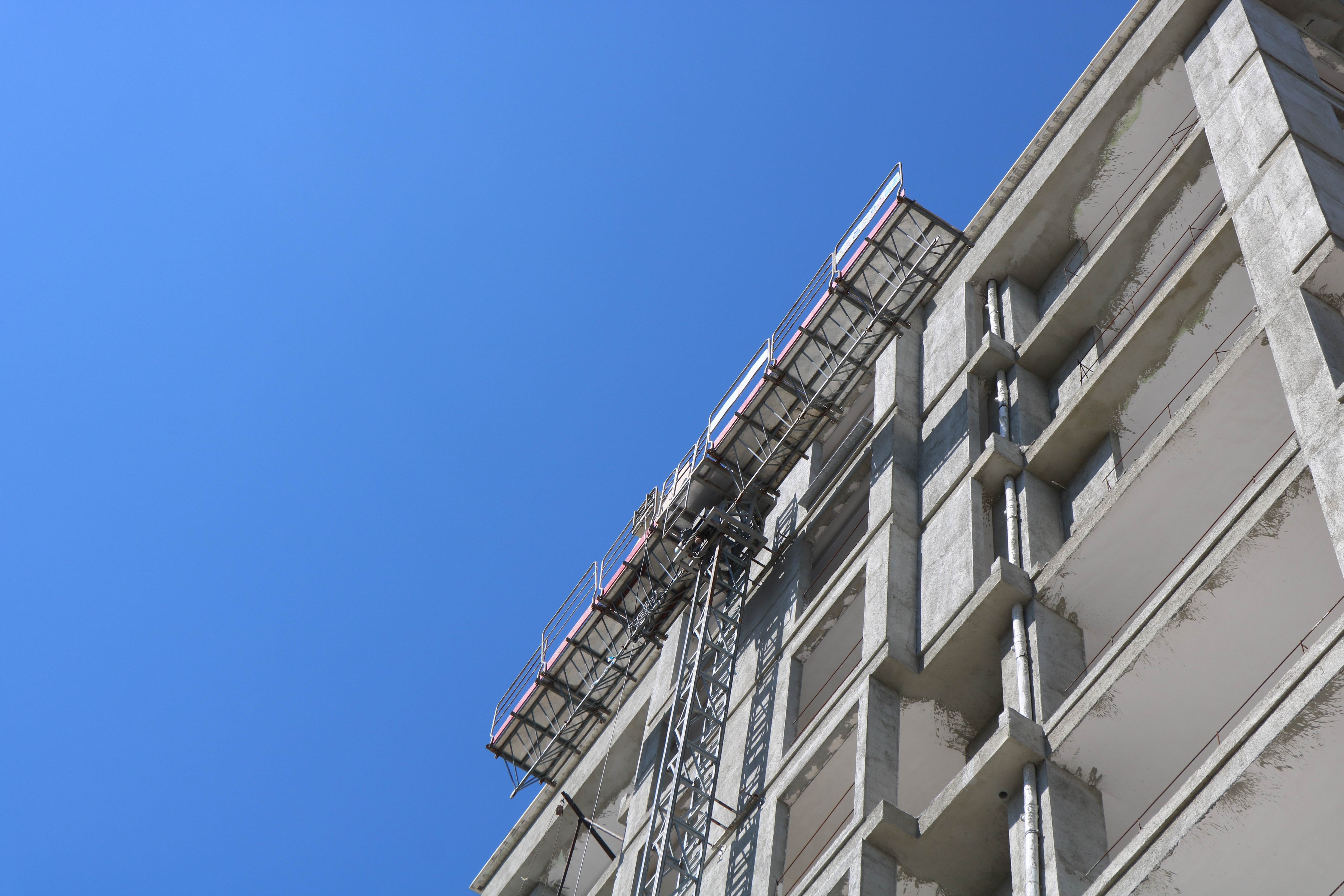 Samsun’da 9. kattan düşen inşaat işçisi ağır yaralandı