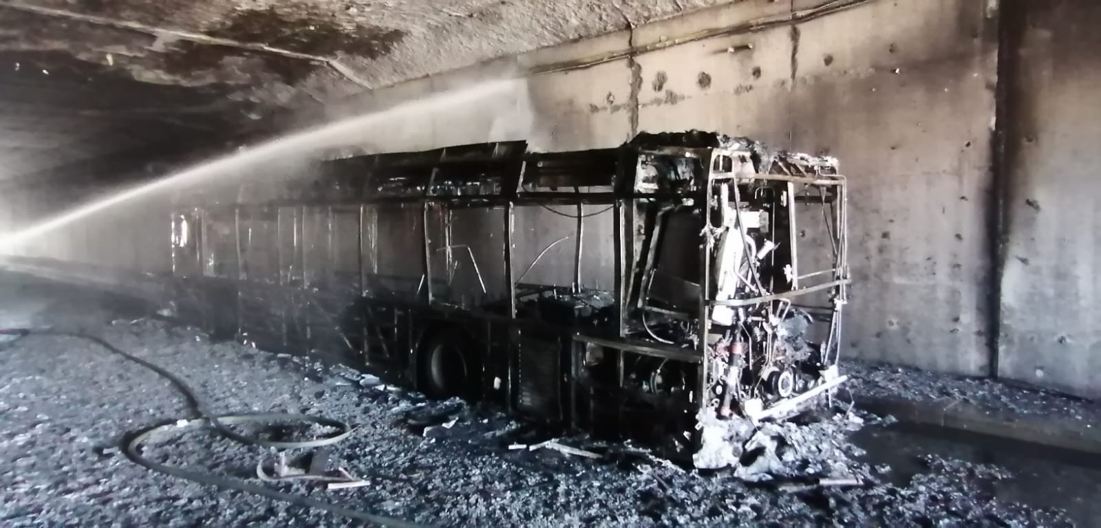 Tamirden çıkan İETT otobüsü tünelde alev aldı: Faciadan dönüldü