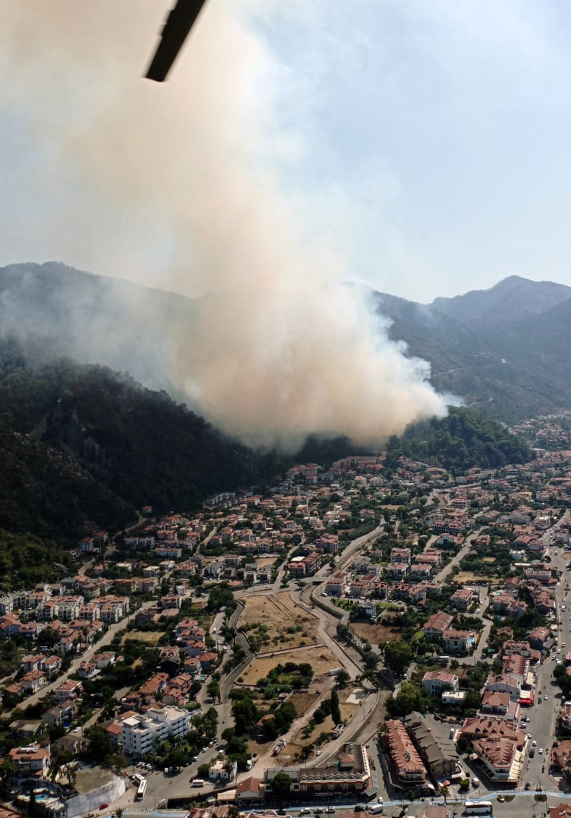 Marmaris'teki orman yangını kontrol altına alındı