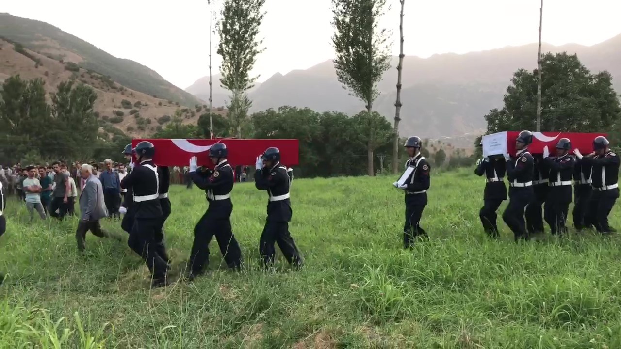 Pençe-Yıldırım Harekatı'nda şehit düşen 4 güvenlik korucusu son yolculuğuna uğurlandı