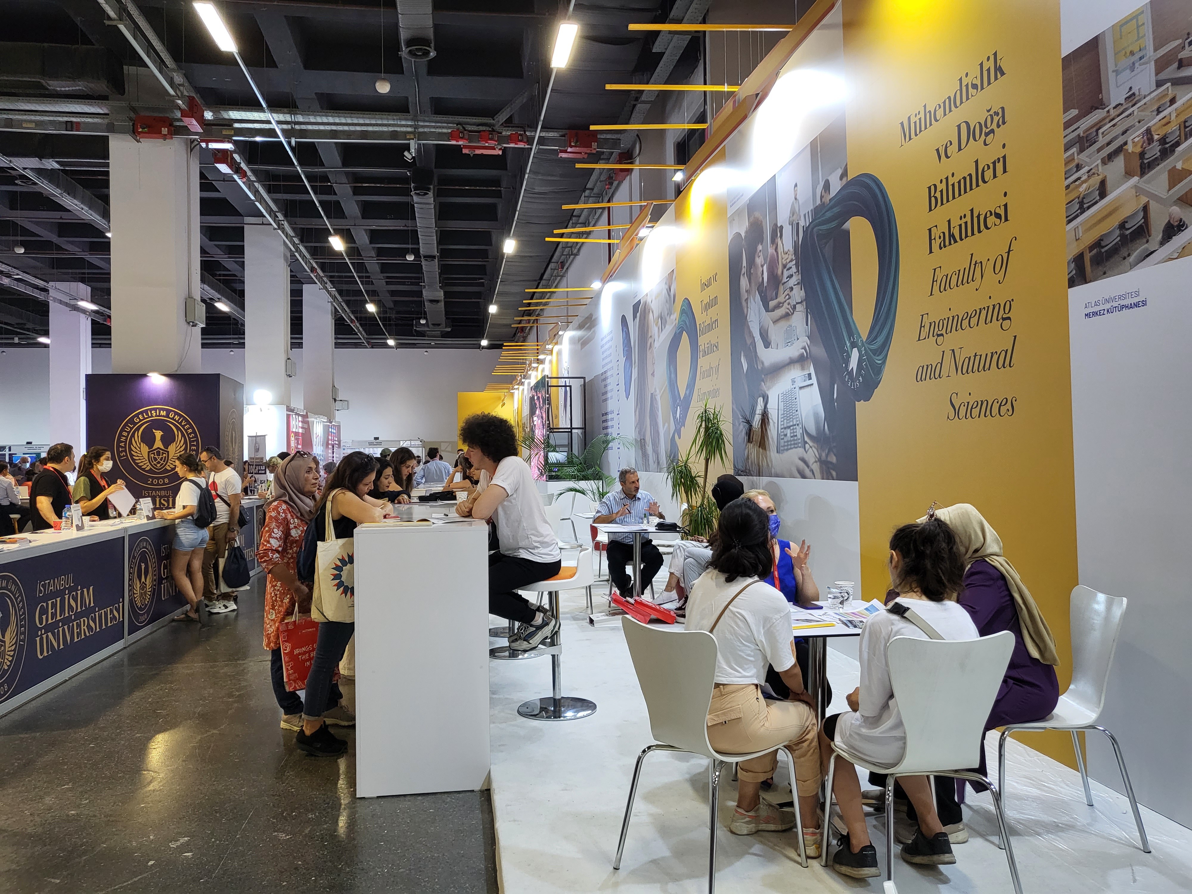 Öğrencilerden tercih ve tanıtım günlerinde Atlas Üniversitesi'ne yoğun ilgi