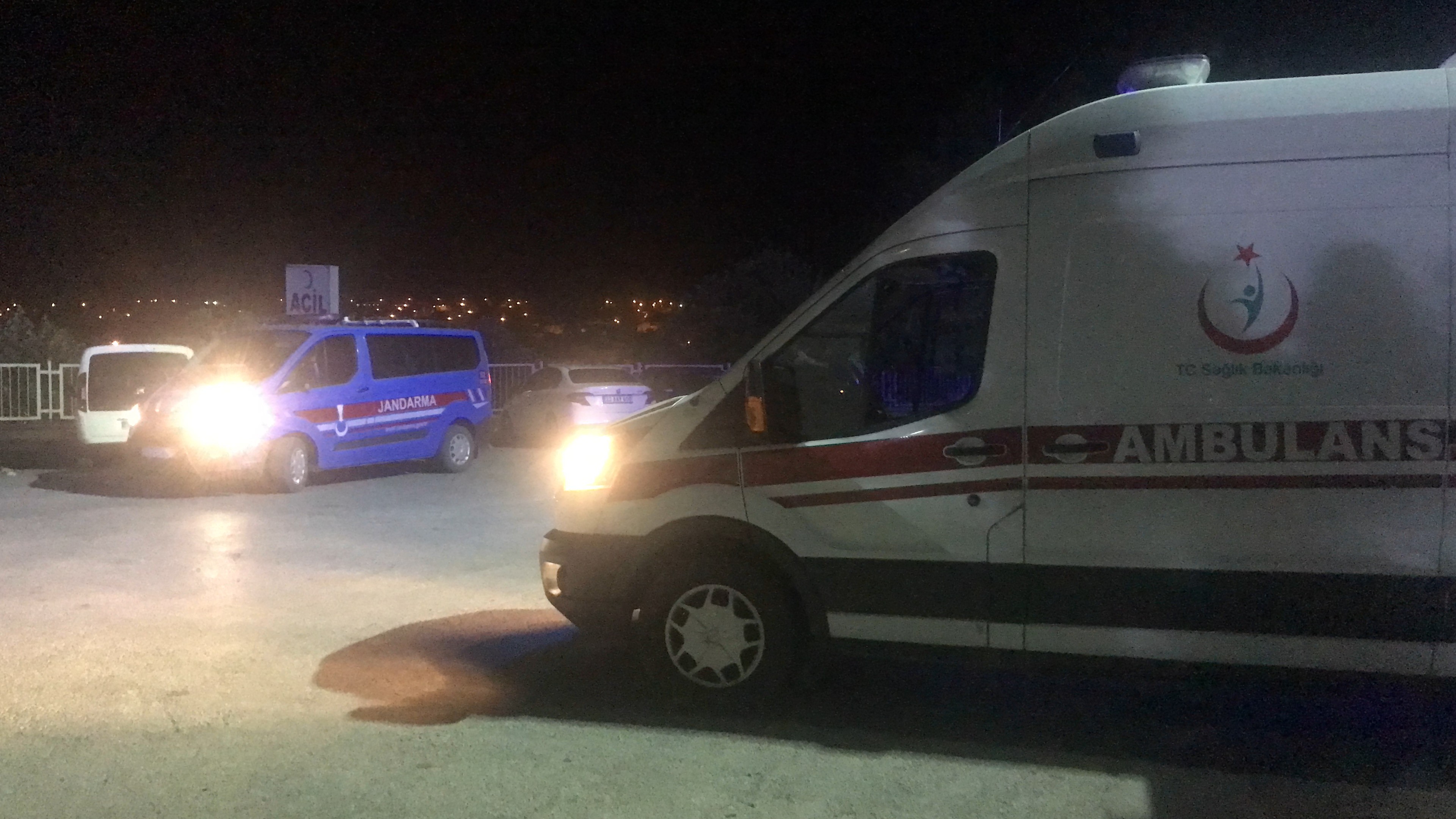 Yunanistan'ın geri ittiği bottaki hamile göçmen, Meriç Nehri ortasında doğum yaptı