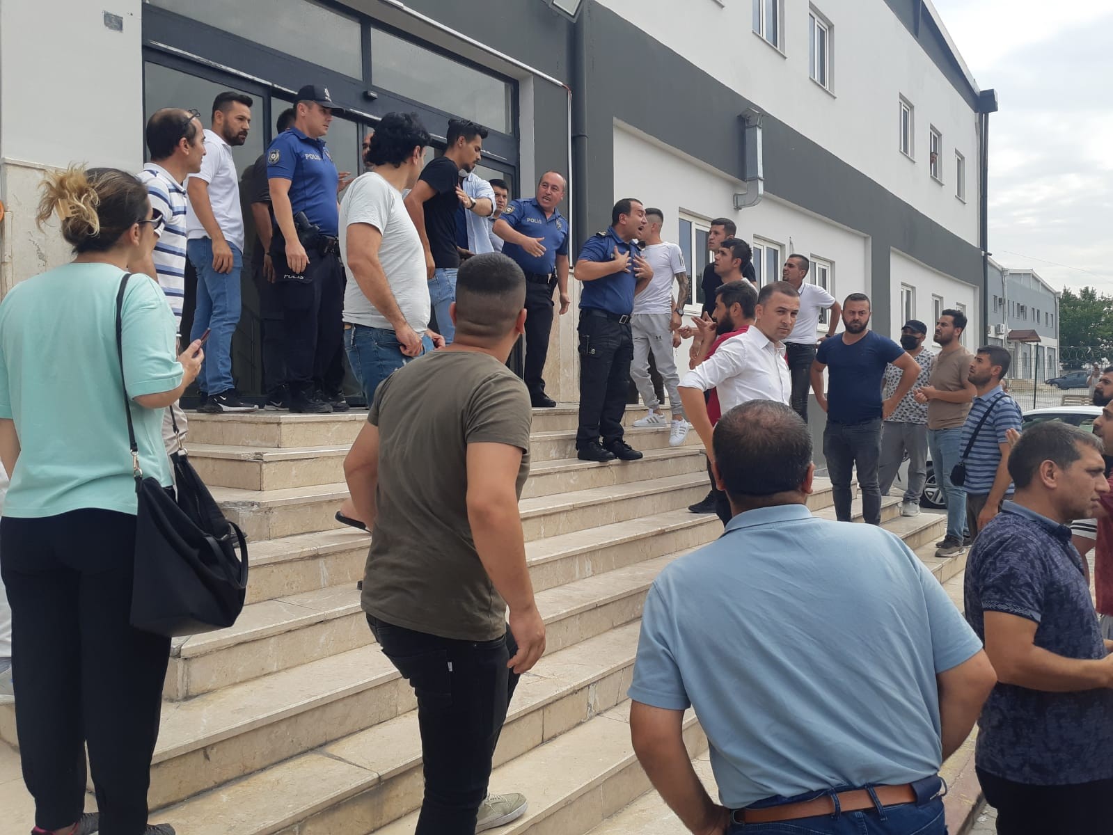 40 bin kişiyi mağdur ettiği iddia edilen firmaya tepkiler çığ gibi