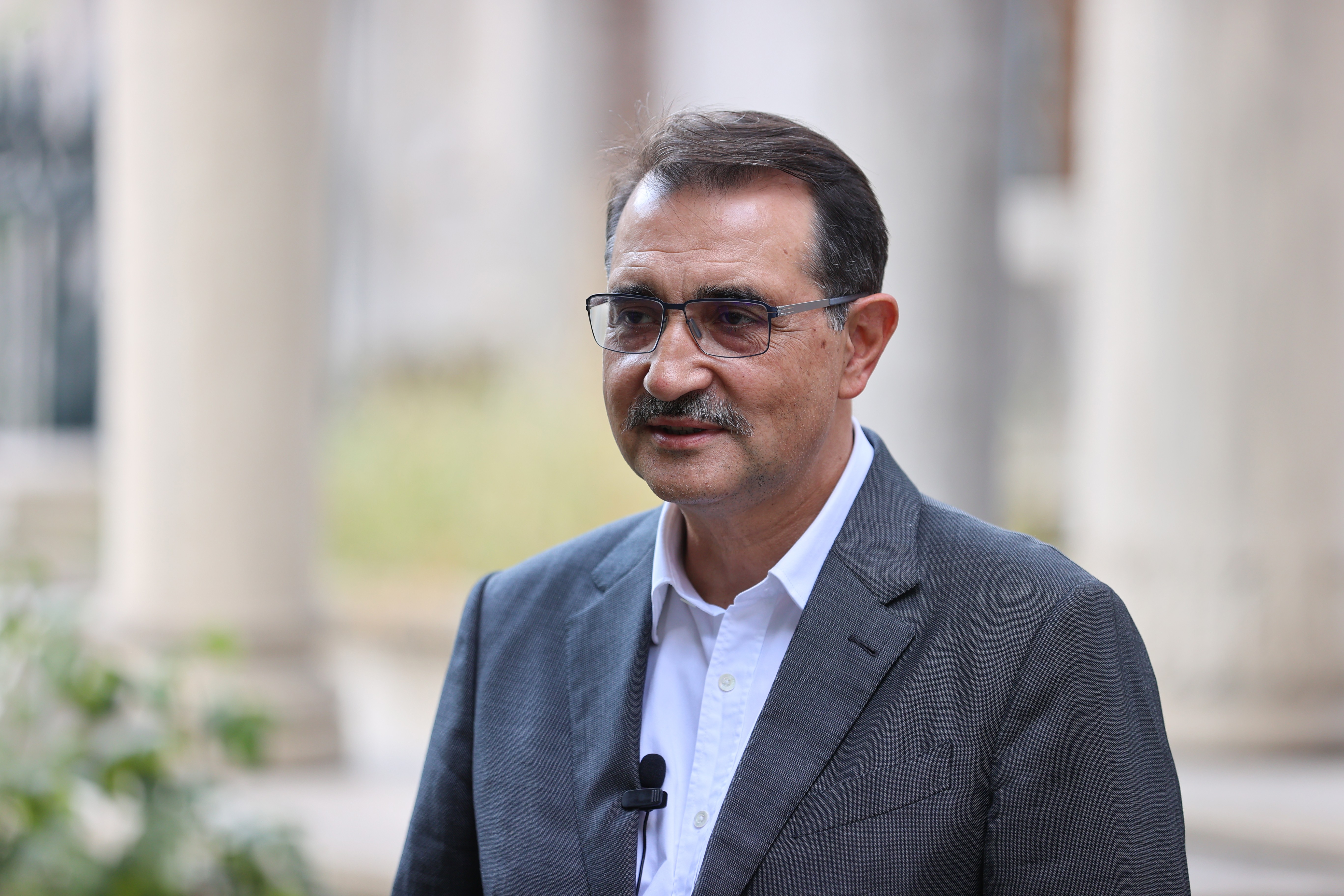 Bakan Dönmez'den II. Abdülhamid Han Türbesi'ne anlamlı ziyaret