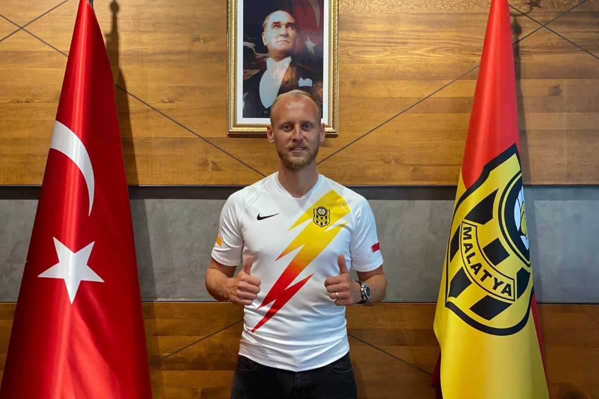 Semih Kaya futbolu bıraktığını açıkladı