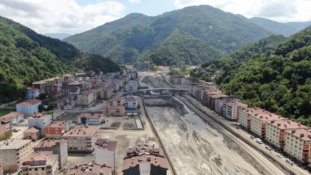 1 yıl önce sel sularının altında kalmıştı, Bozkurt yeniden inşa ediliyor