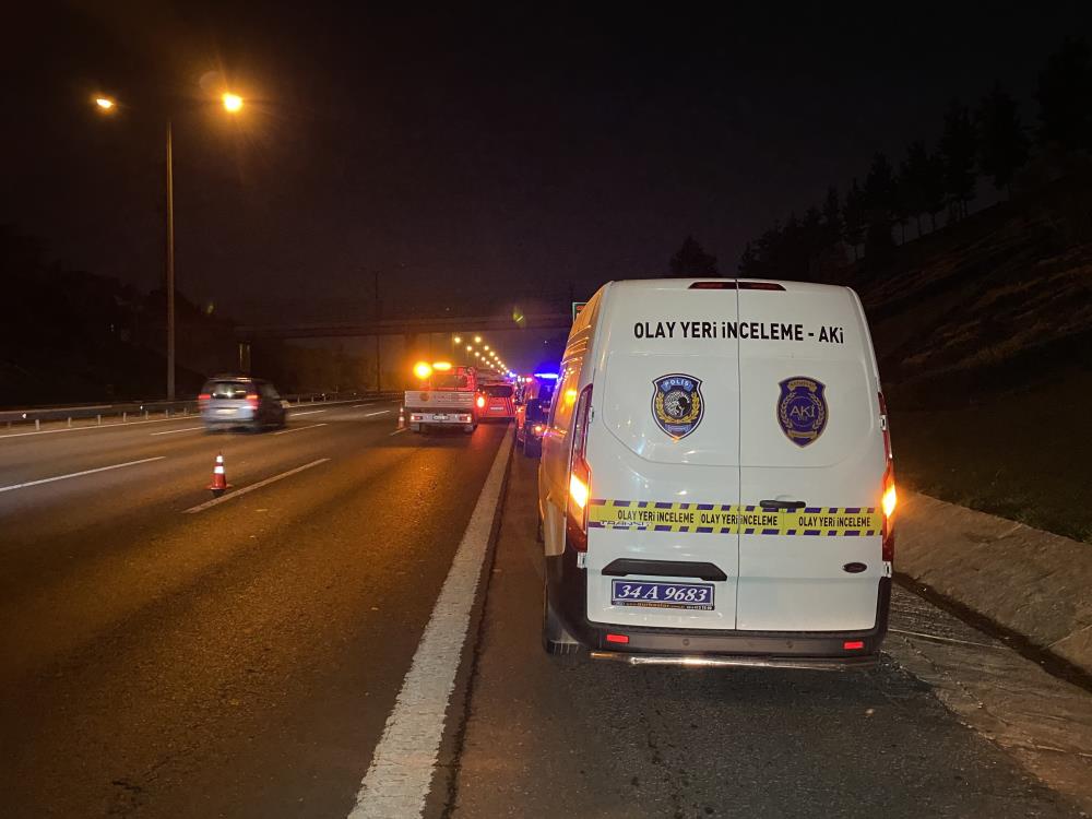 Kavacık Tem’de feci kaza: 2 kişi hayatını kaybetti