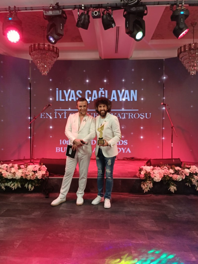 Şifa niyetine tiyatro ile ilyas çağlayan'a ödül