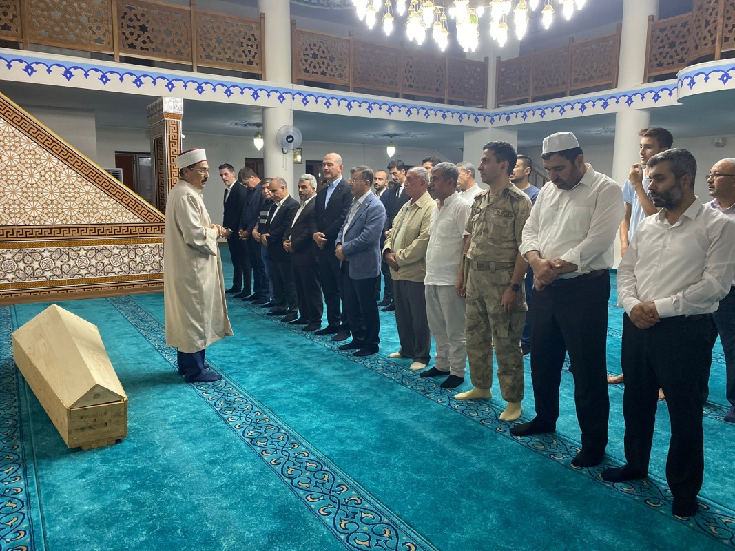 Türkiye’yi yasa boğan Mardin’deki kazada hayatını kaybeden 20 kişi toprağa verildi