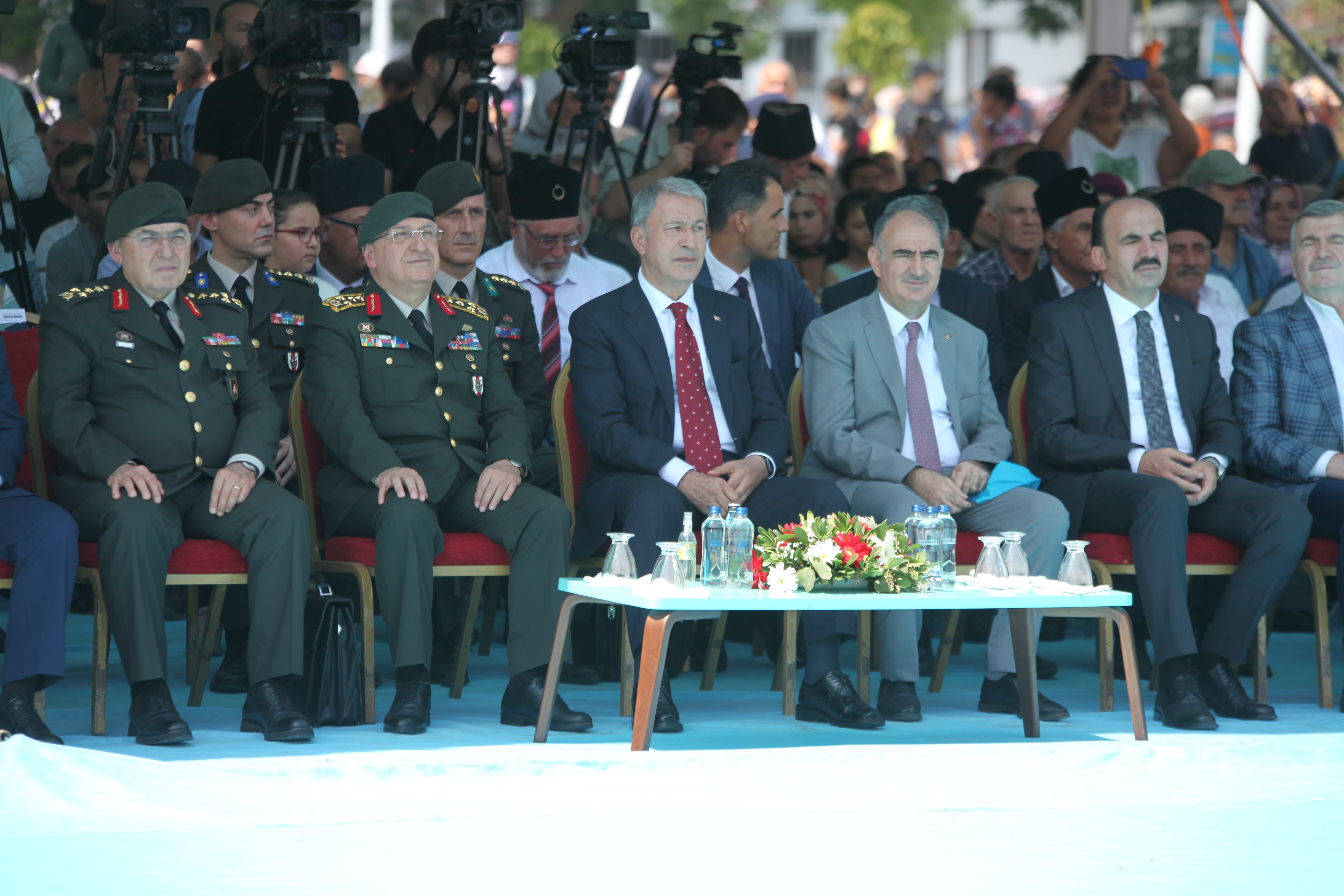 Bakan Akar: 'TSK, ‘Hudut namustur’ anlayışıyla hudutlarımızın güvenliğini sağlamakta'
