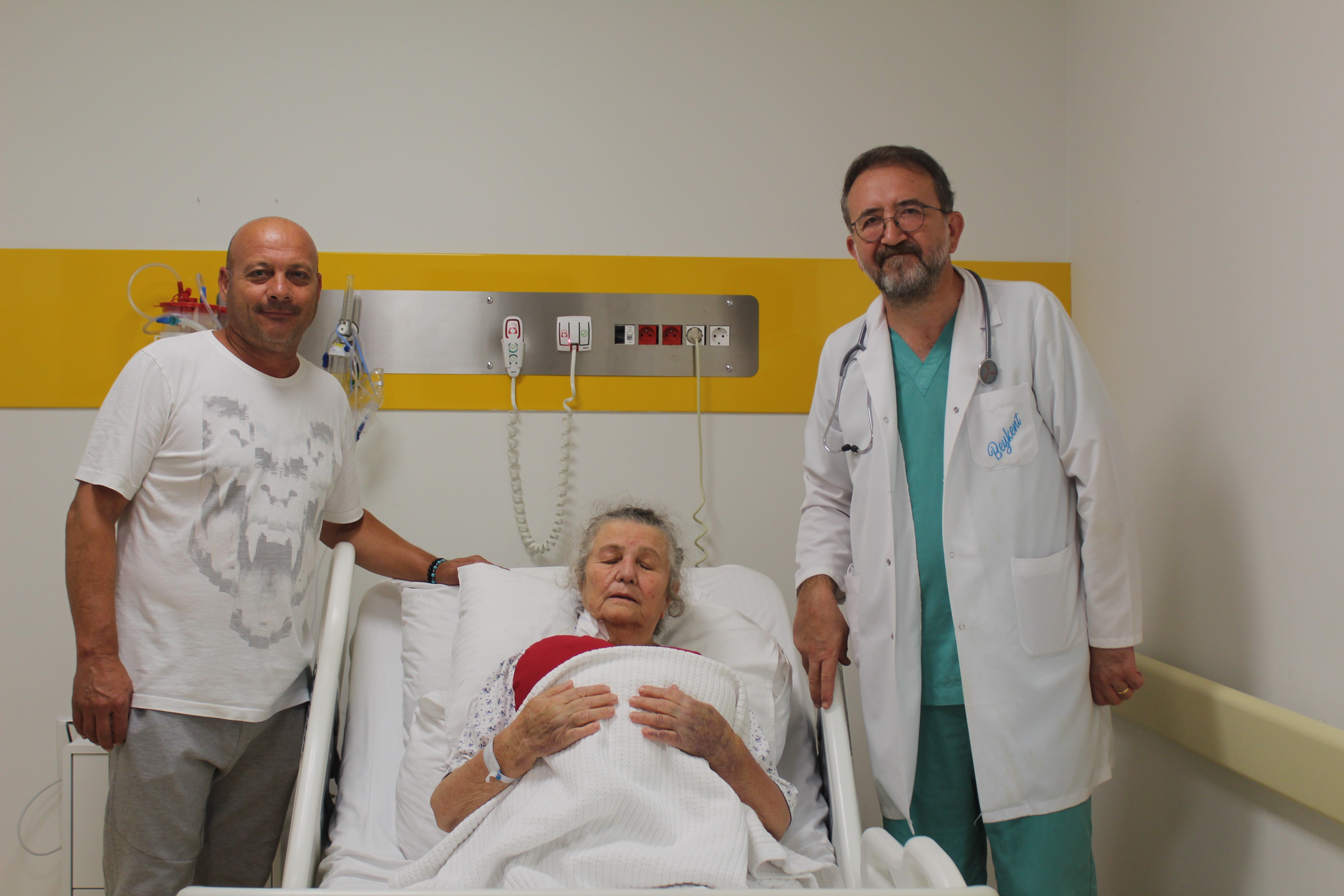 22 dakika boyunca hem kansız hem de kalpsiz yaşam mücadelesi verdi