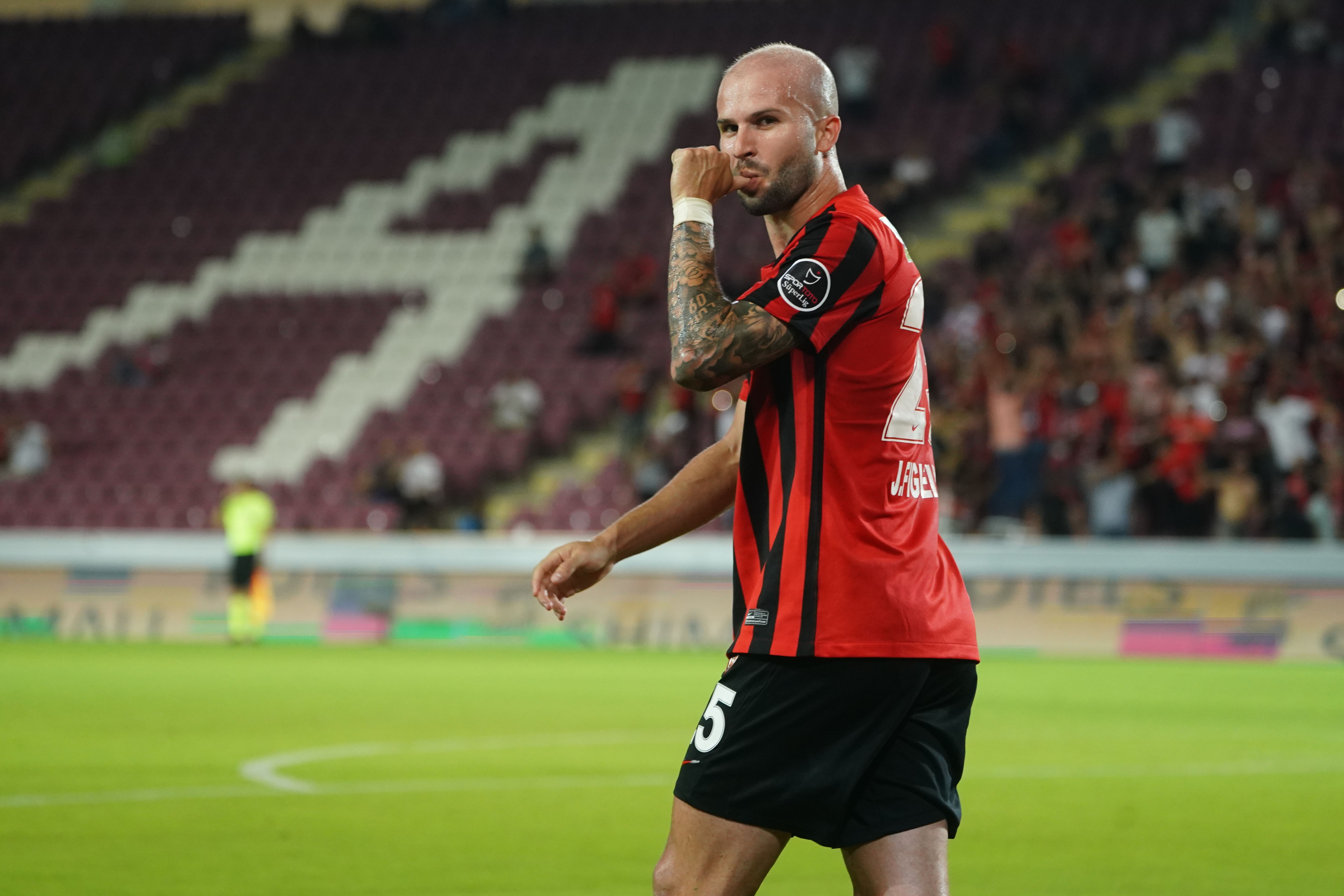 Joao Figueiredo: 'Hedefim en az 20 gol atmak'