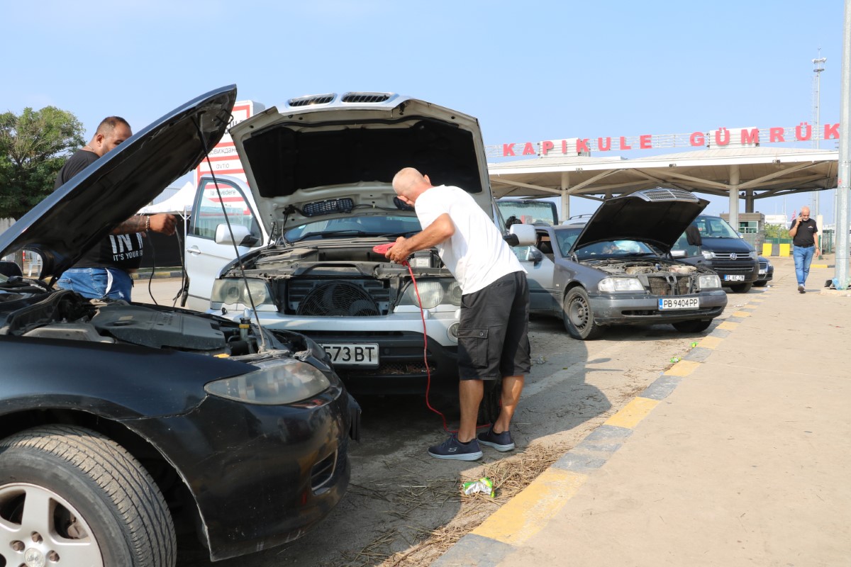 Edirne Kapıkule’deki su baskının ardından temizlik çalışmalarına başlandı
