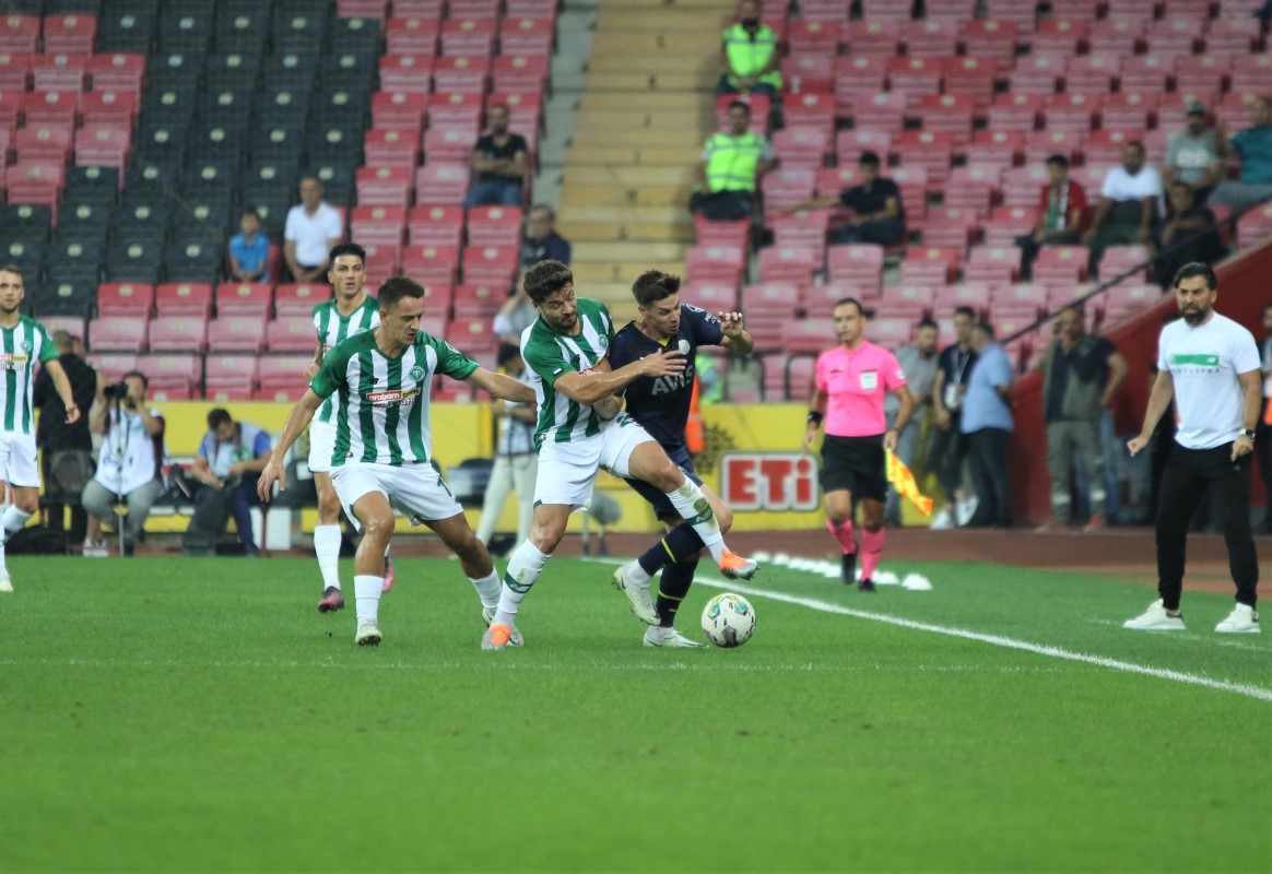 Konyaspor, Fenerbahçe'yi tek golle yıktı